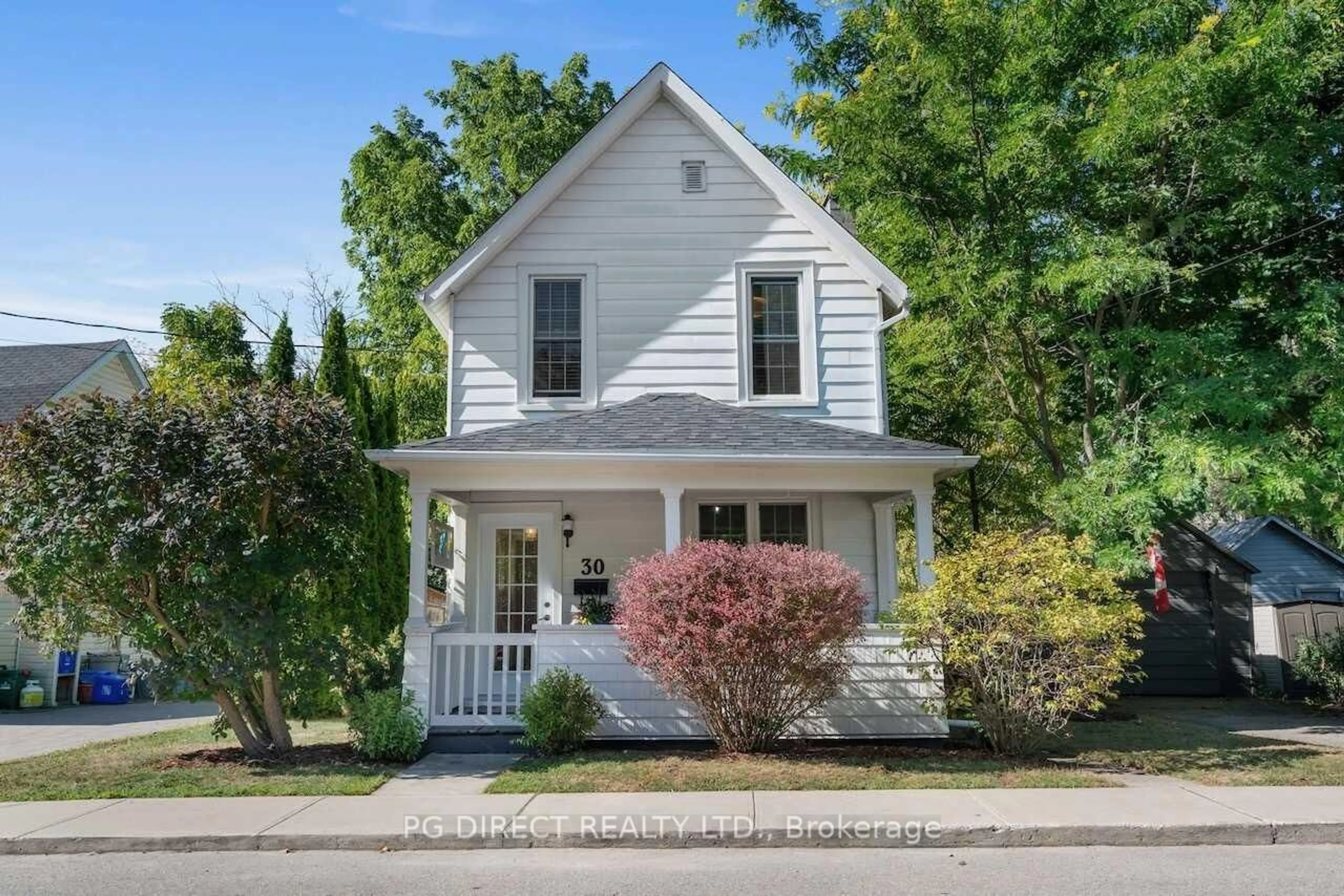 Home with vinyl exterior material, street for 30 Murray St, Brockville Ontario K6V 2W4