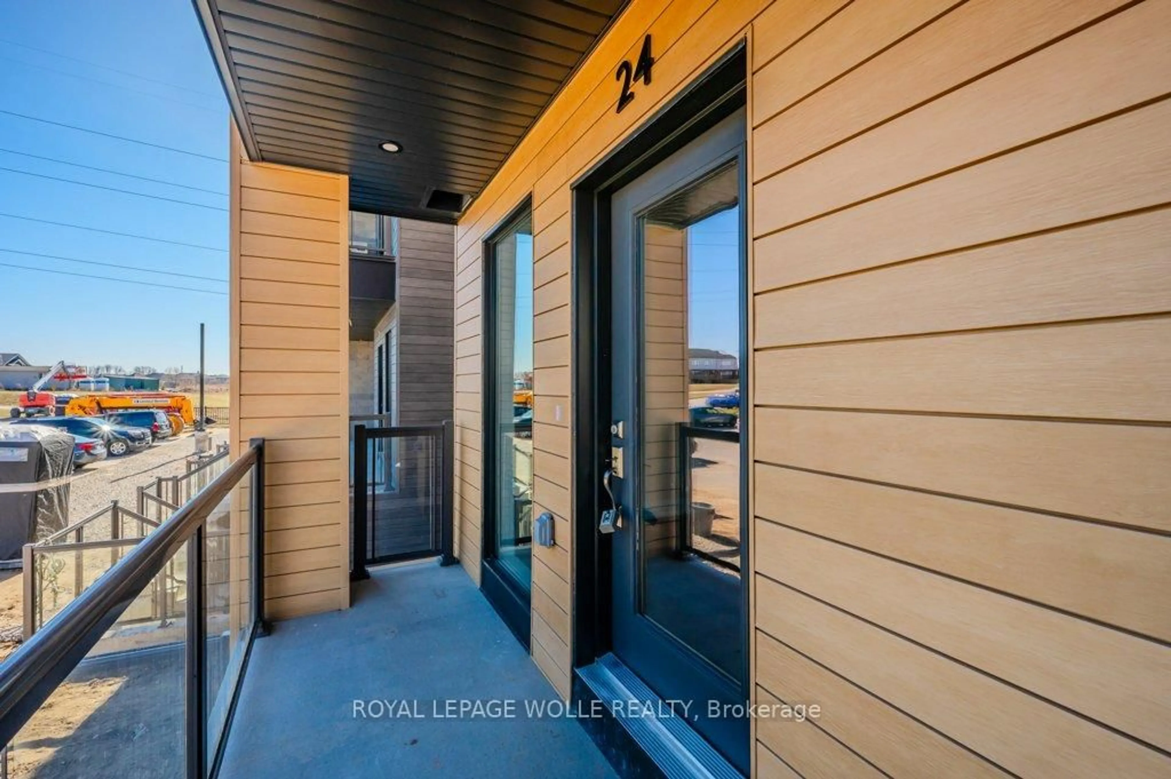 Indoor entryway for 261 Woodbine Ave #24, Kitchener Ontario N2R 0S7