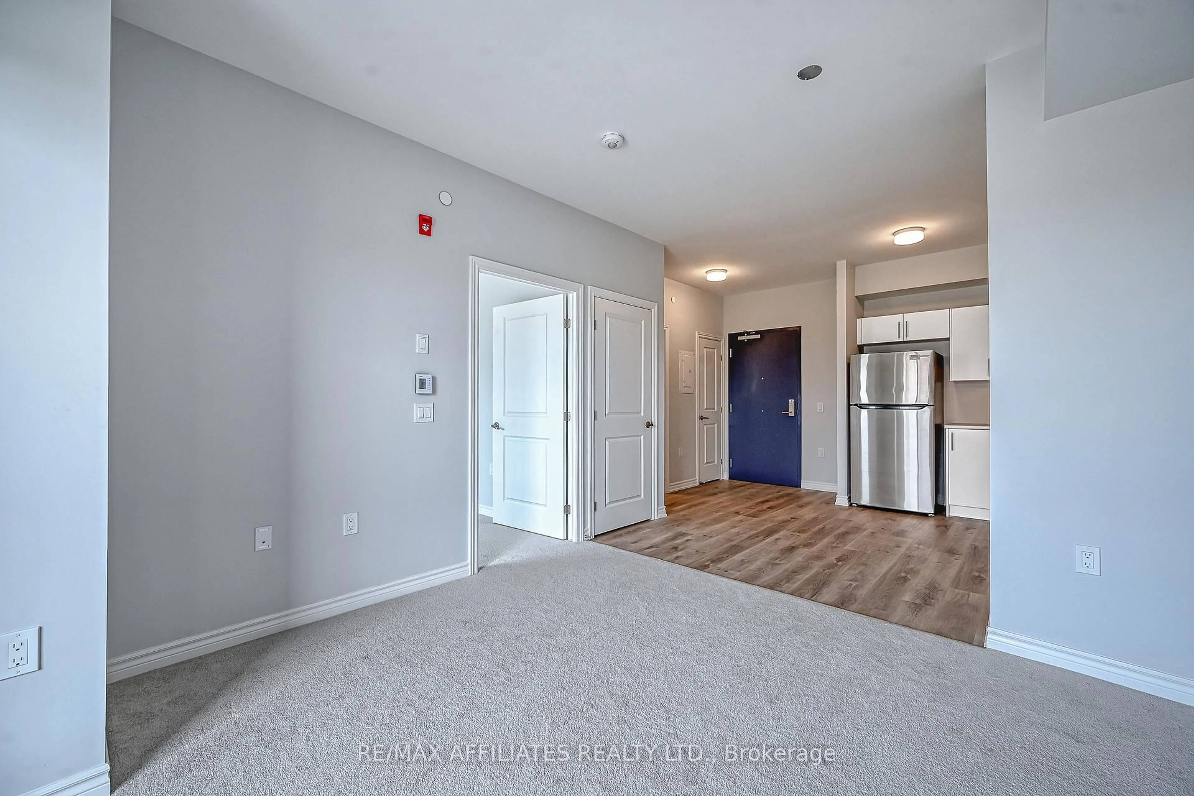 A pic of a room for 397 Codds Rd #203, Ottawa Ontario K1K 2G8