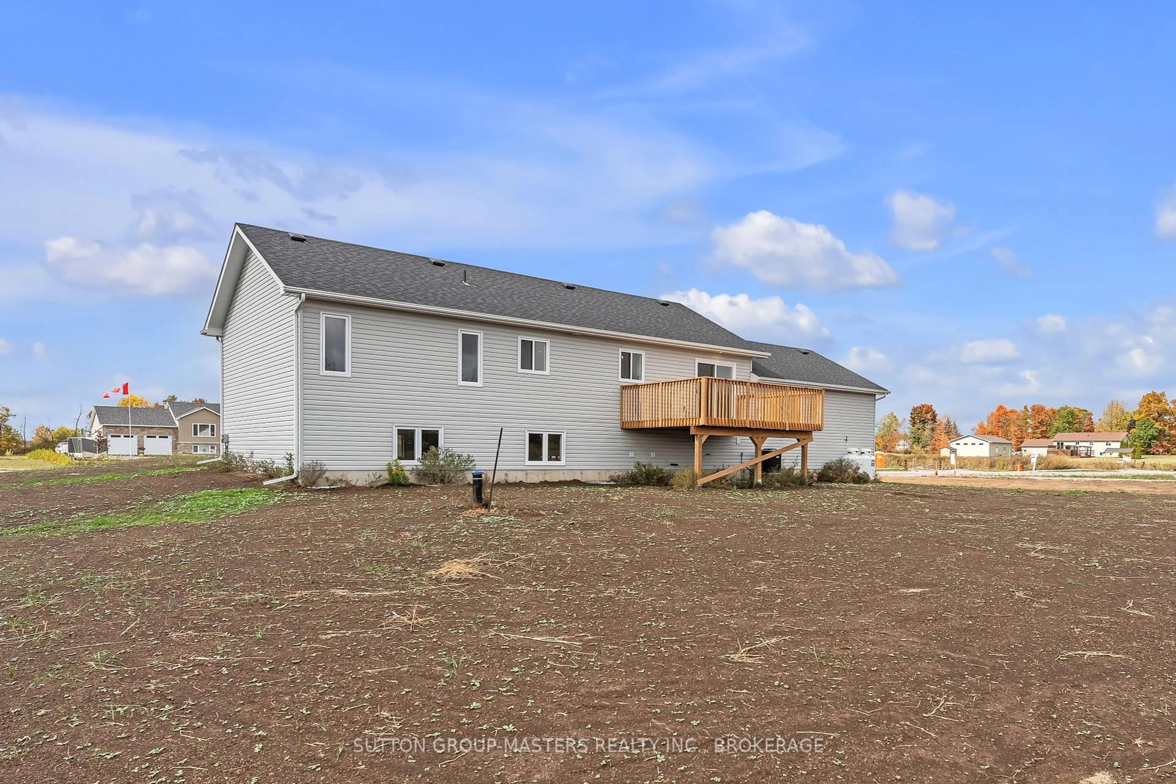 Home with vinyl exterior material, building for 109 Bittersweet Rd, Hartington Ontario K0H 1W0
