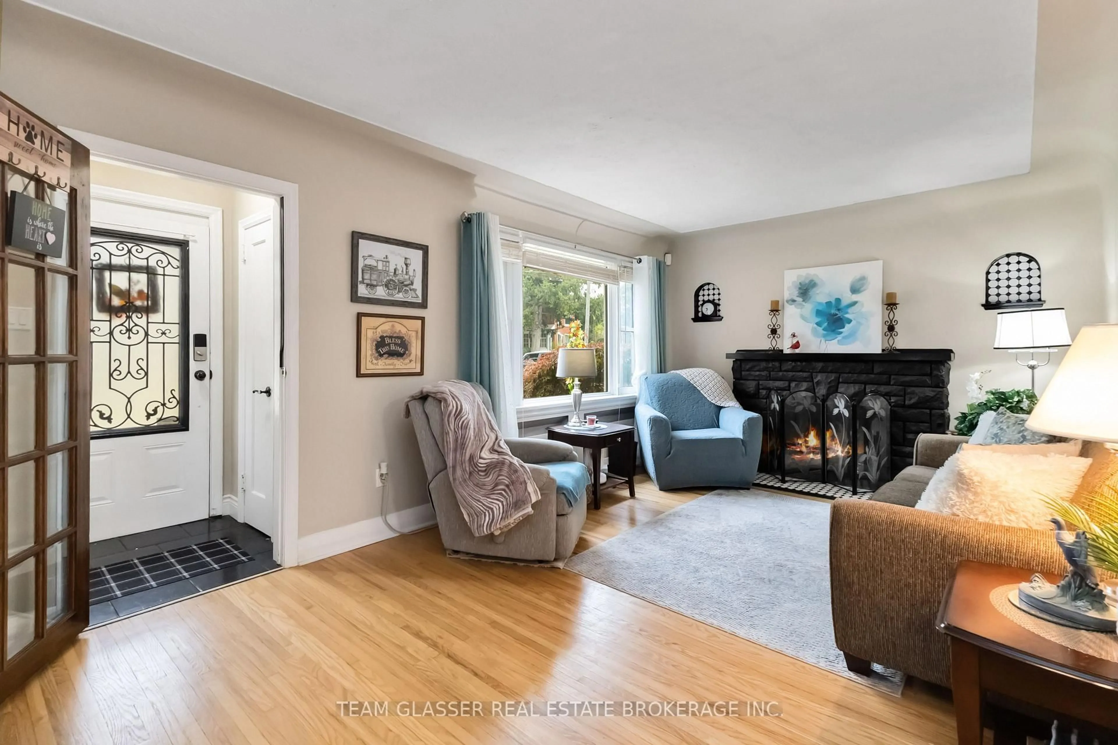 Living room with furniture, unknown for 7031 Beattie St, London South Ontario N6P 1A2