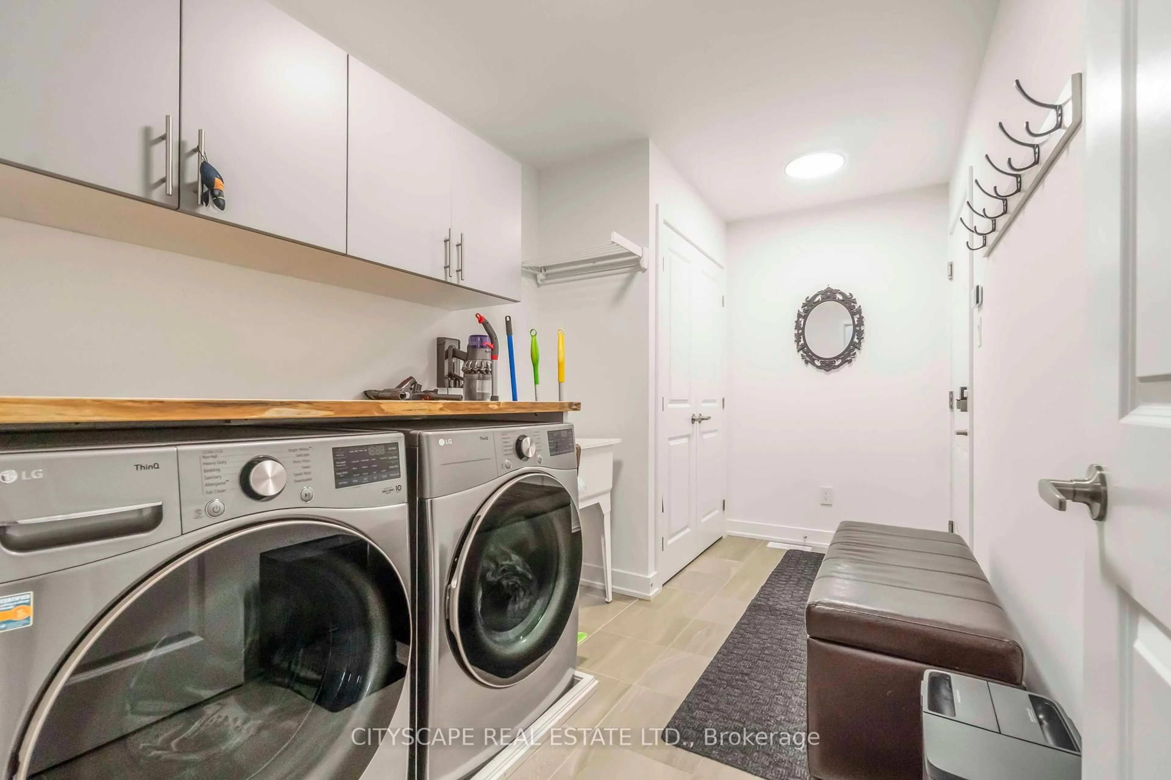 Laundry room for 617 Kenabeek Terr, Ottawa Ontario K4M 0B3