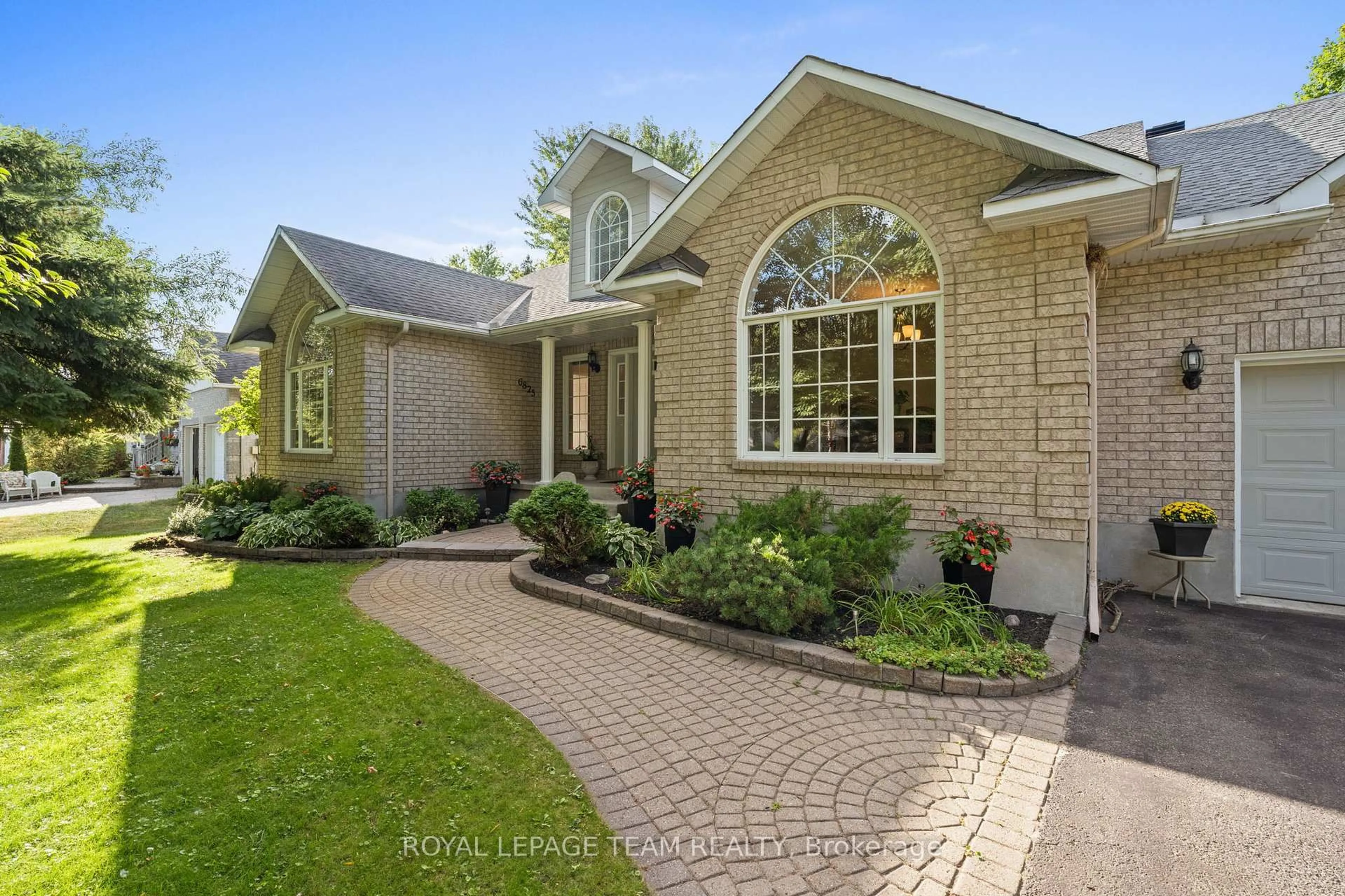 Home with brick exterior material, street for 6825 Sunset Blvd, Greely Ontario K4P 1M6