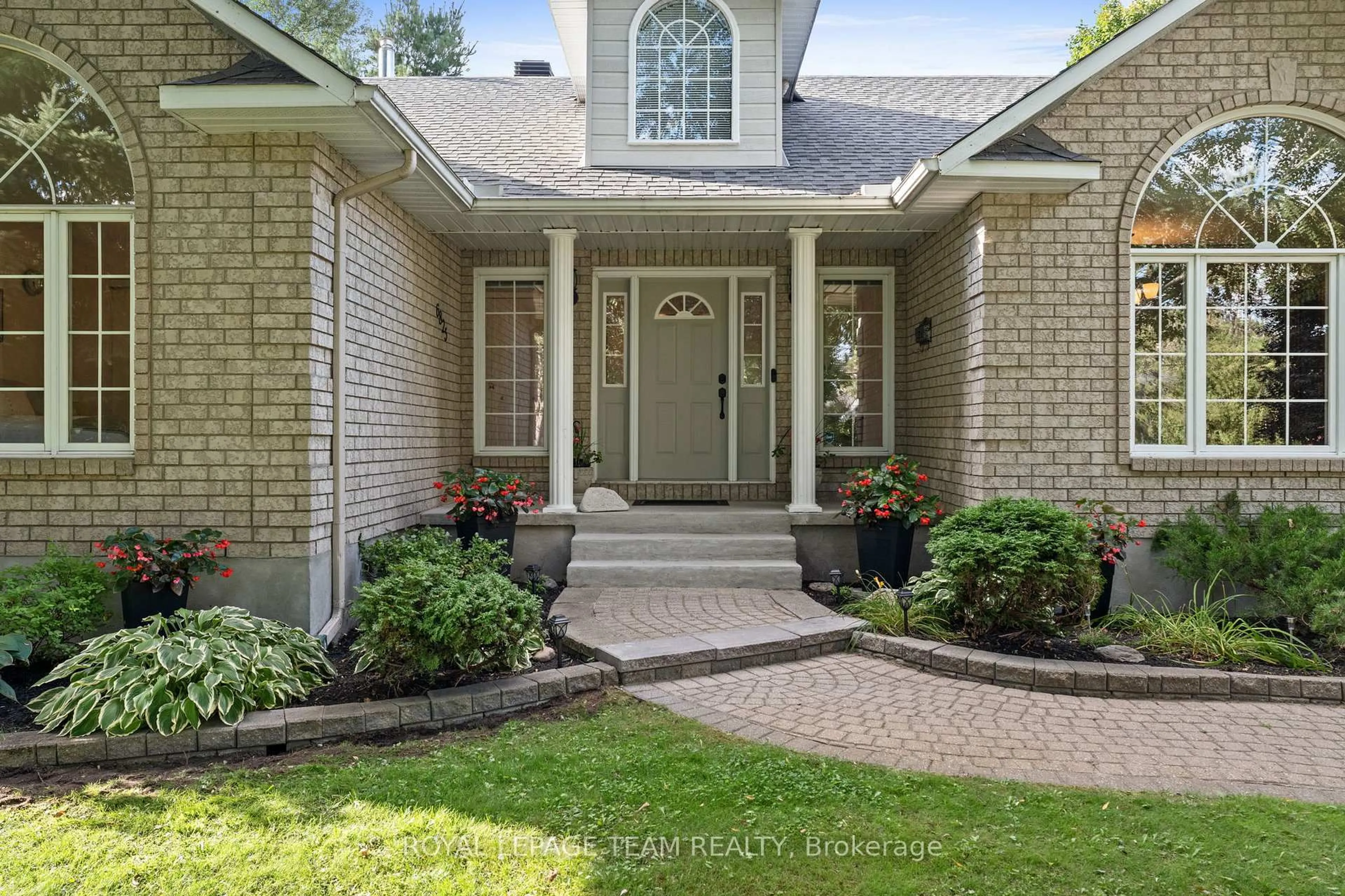 Home with brick exterior material, street for 6825 Sunset Blvd, Greely Ontario K4P 1M6