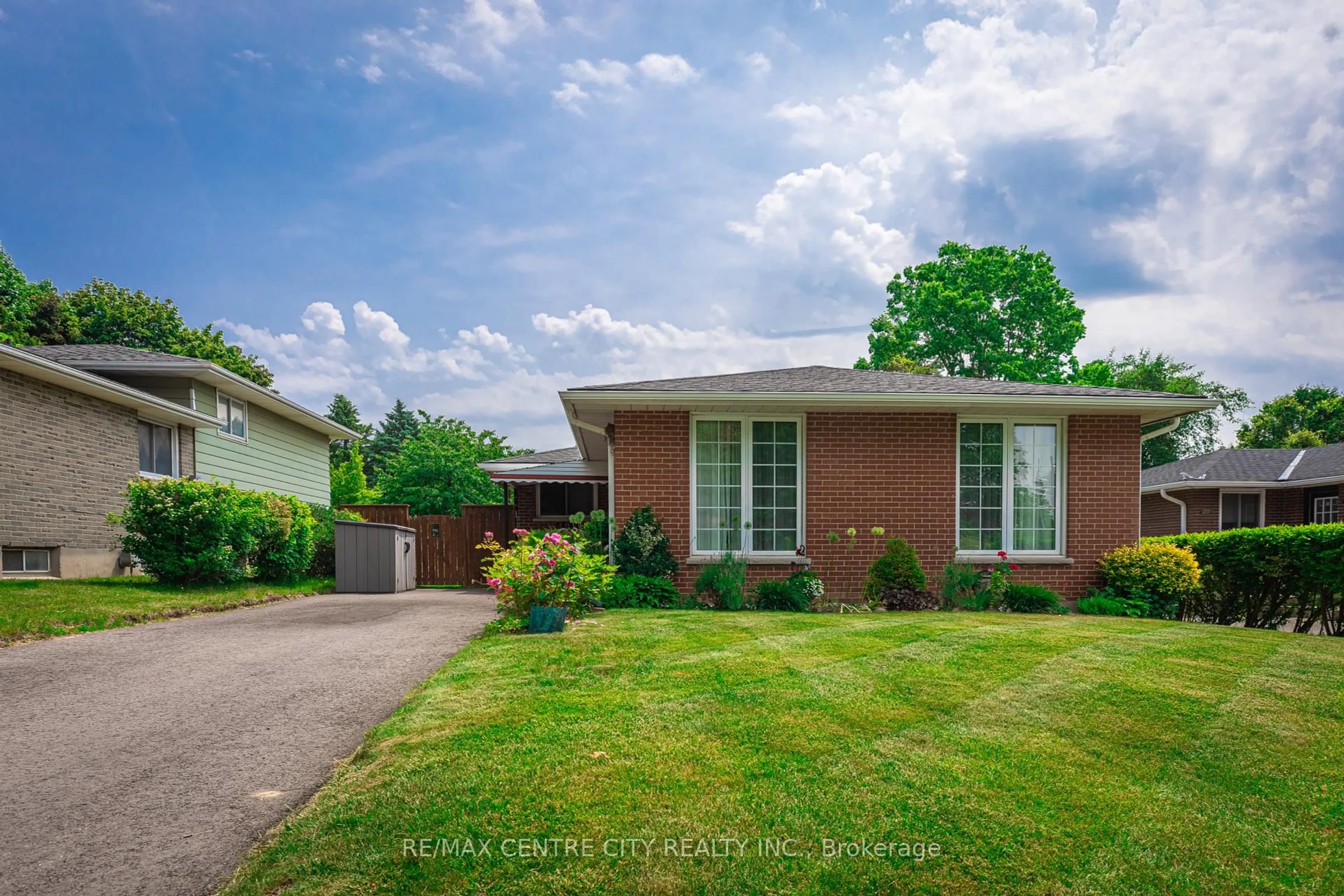 Home with brick exterior material, street for 482 Castlegrove Blvd, London North Ontario N6G 1K8