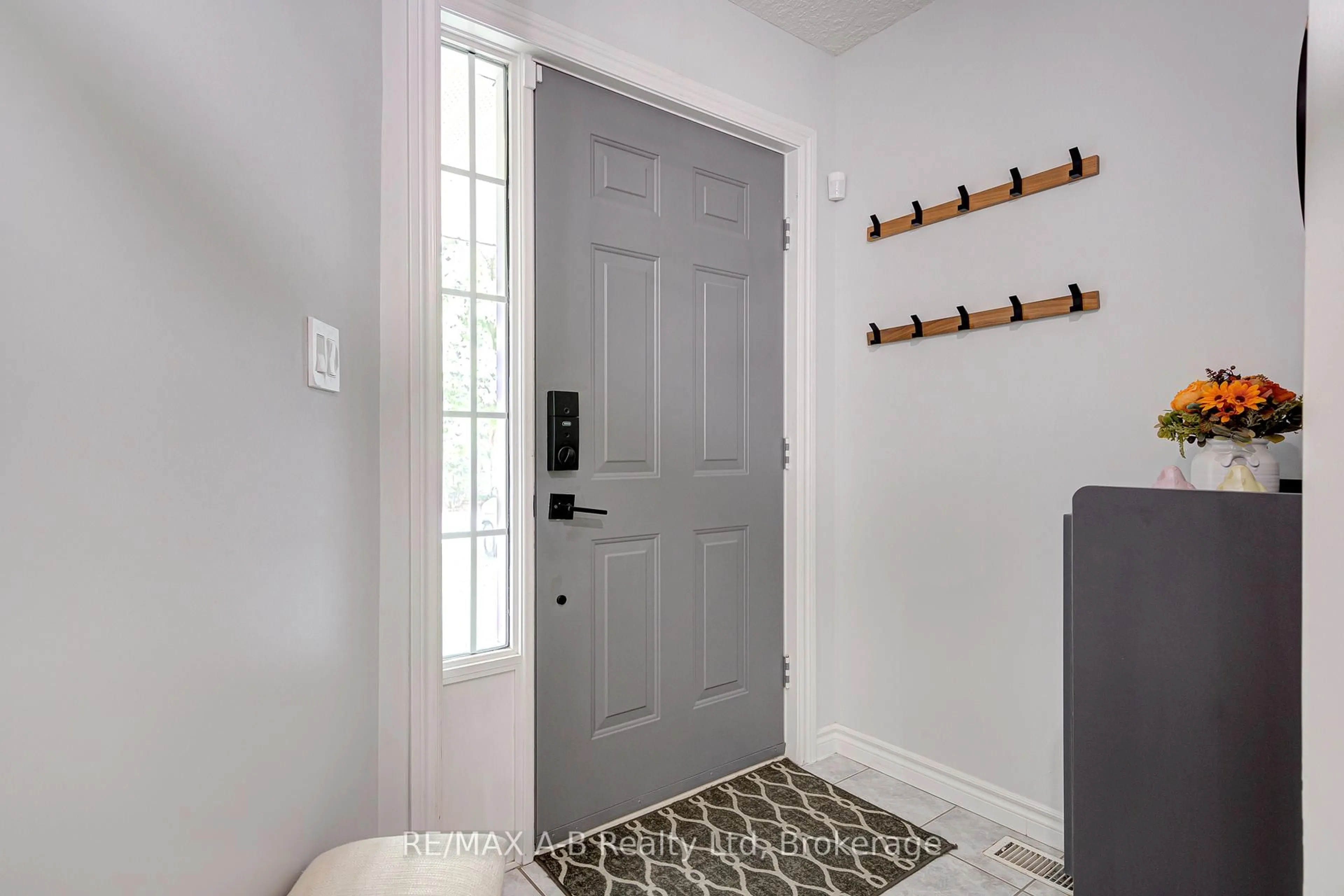 Indoor entryway for 430 Brunswick St, Stratford Ontario N5A 3N4