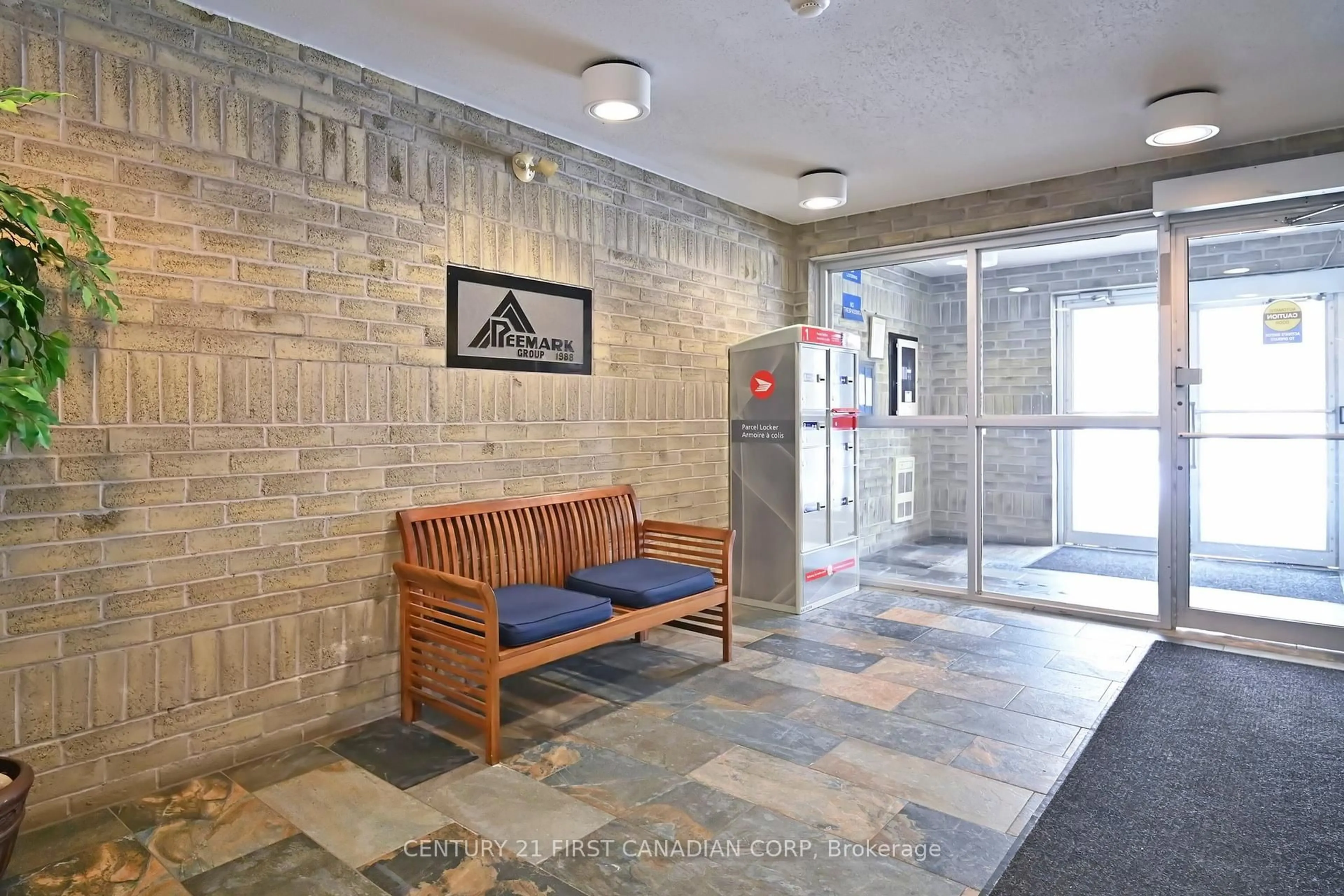 Lobby for 735 Deveron Cres #319, London South Ontario N5Z 4X8