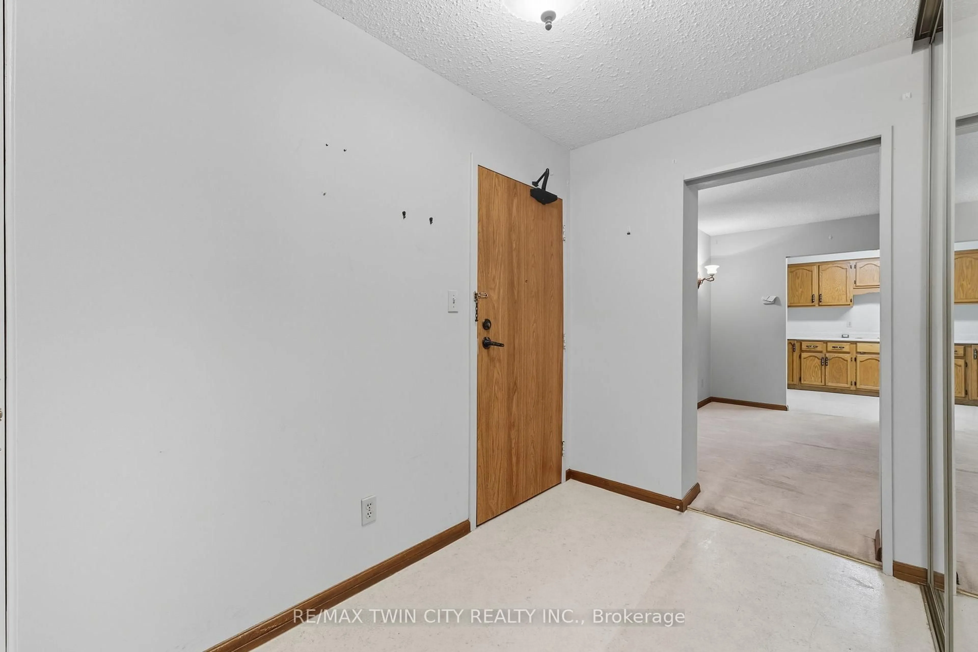 A pic of a room for 400 Champlain Blvd #305, Cambridge Ontario N1R 7J6