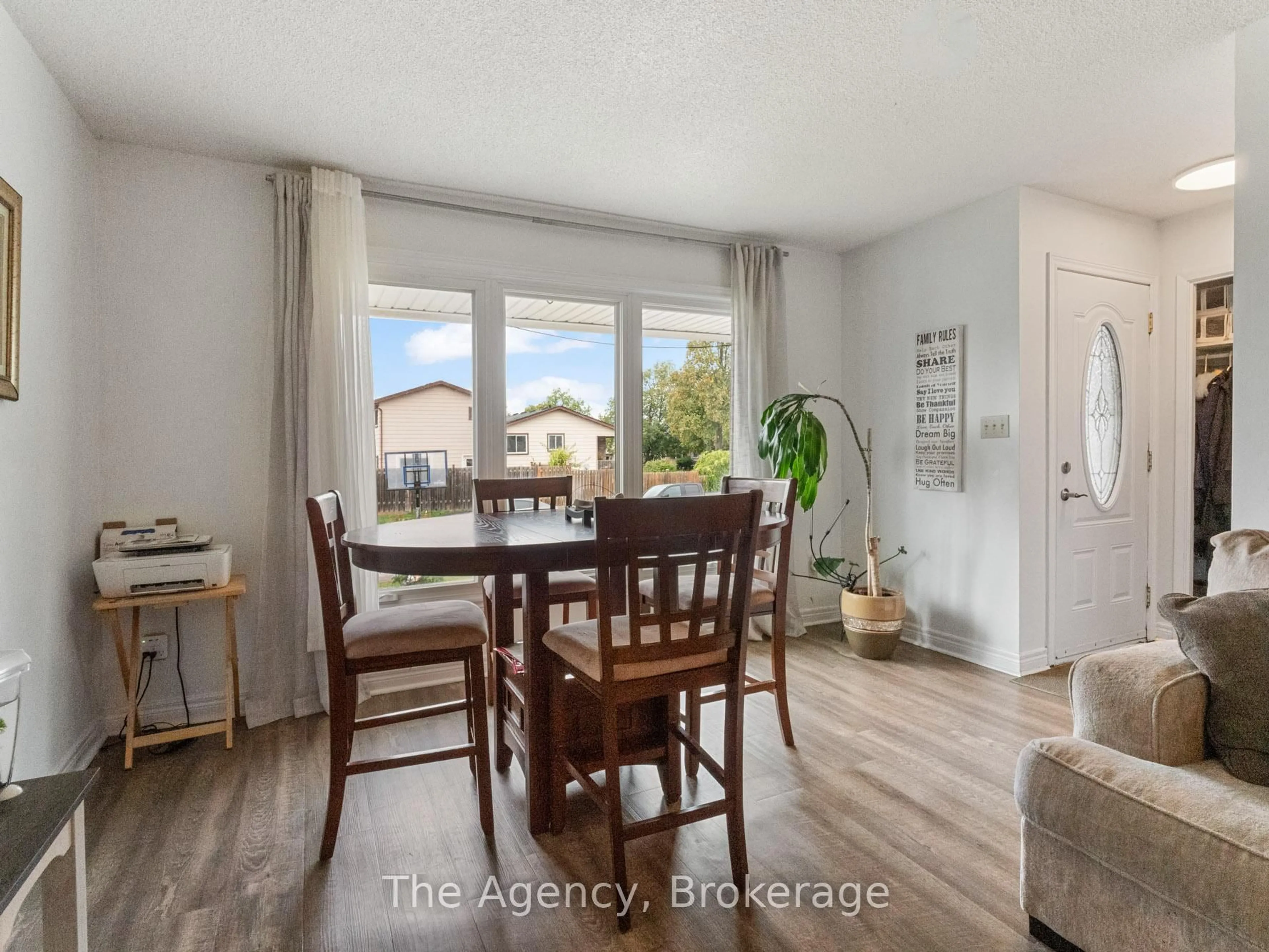 Unknown for 47 Canterbury Dr, St. Catharines Ontario L2P 3M6