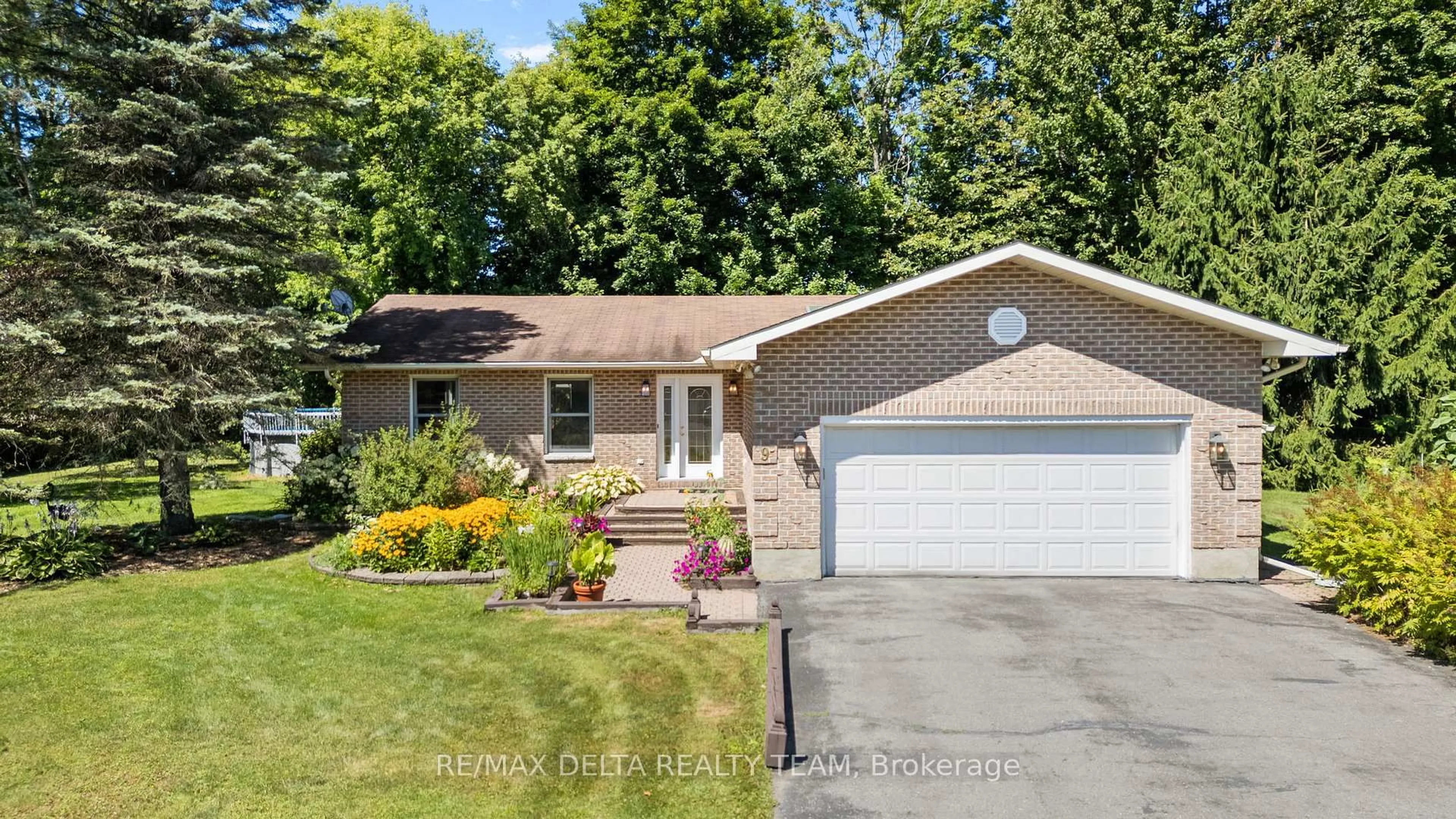 Home with vinyl exterior material, street for 9 Lasalle St, Clarence-Rockland Ontario K4K 1K7