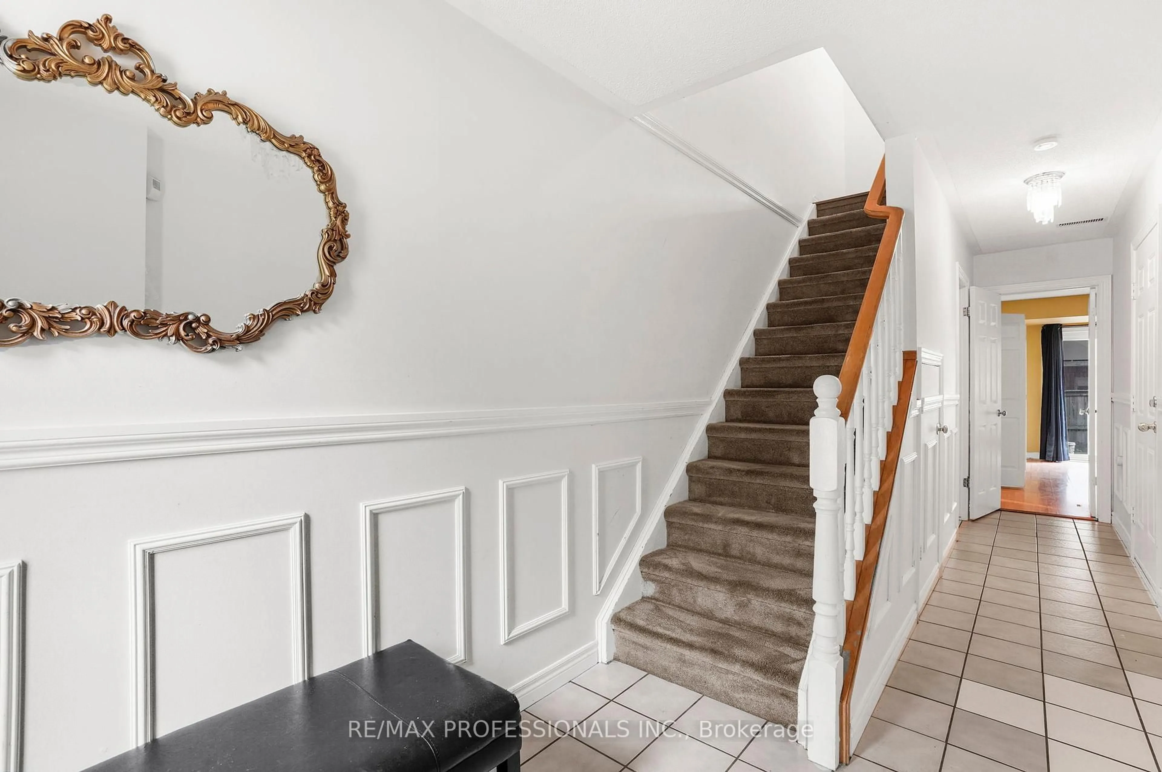 Unknown for 384 Limeridge Rd #17, Hamilton Ontario L9A 2S7