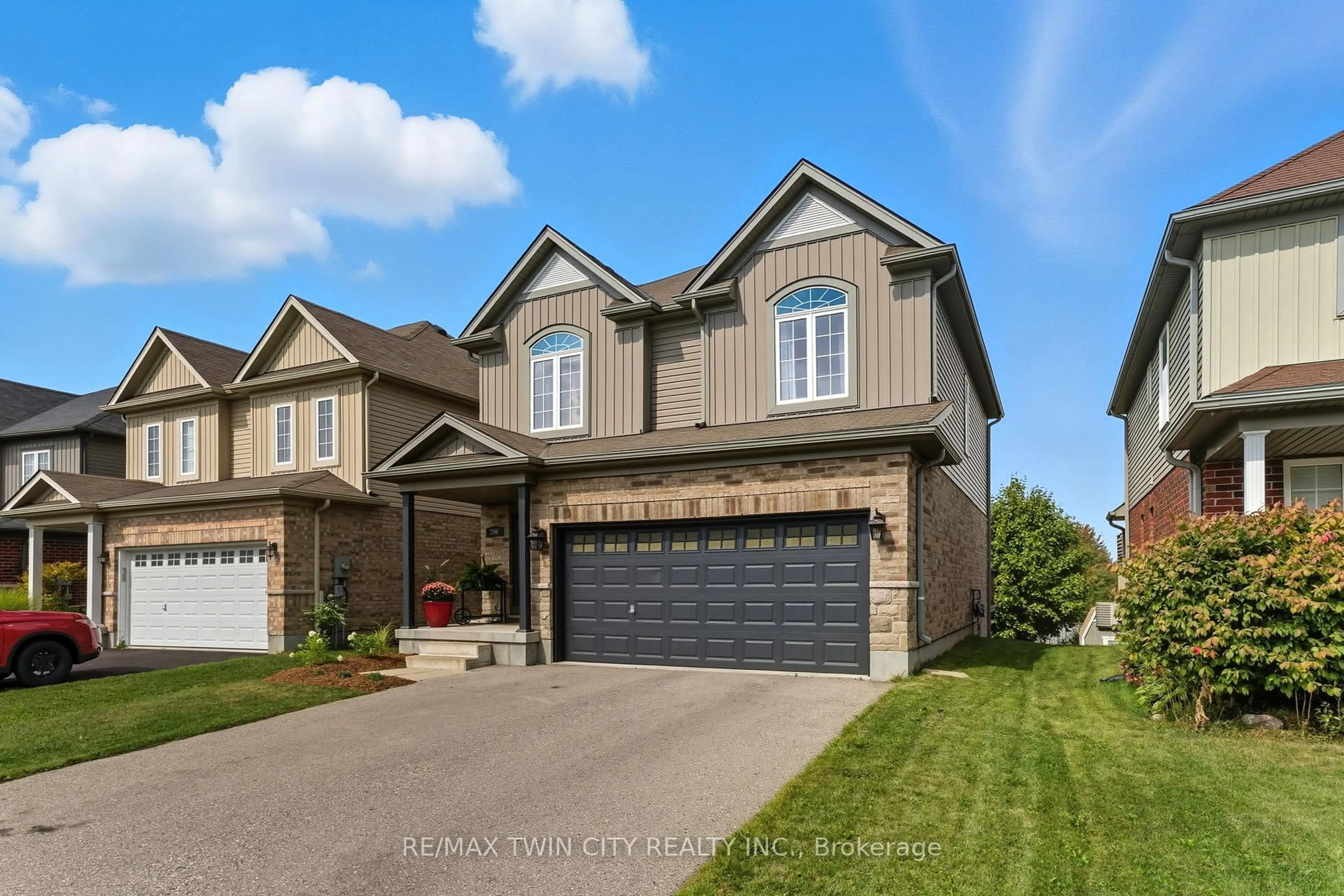 Home with brick exterior material, street for 266 Vincent Dr, North Dumfries Ontario N0B 1E0