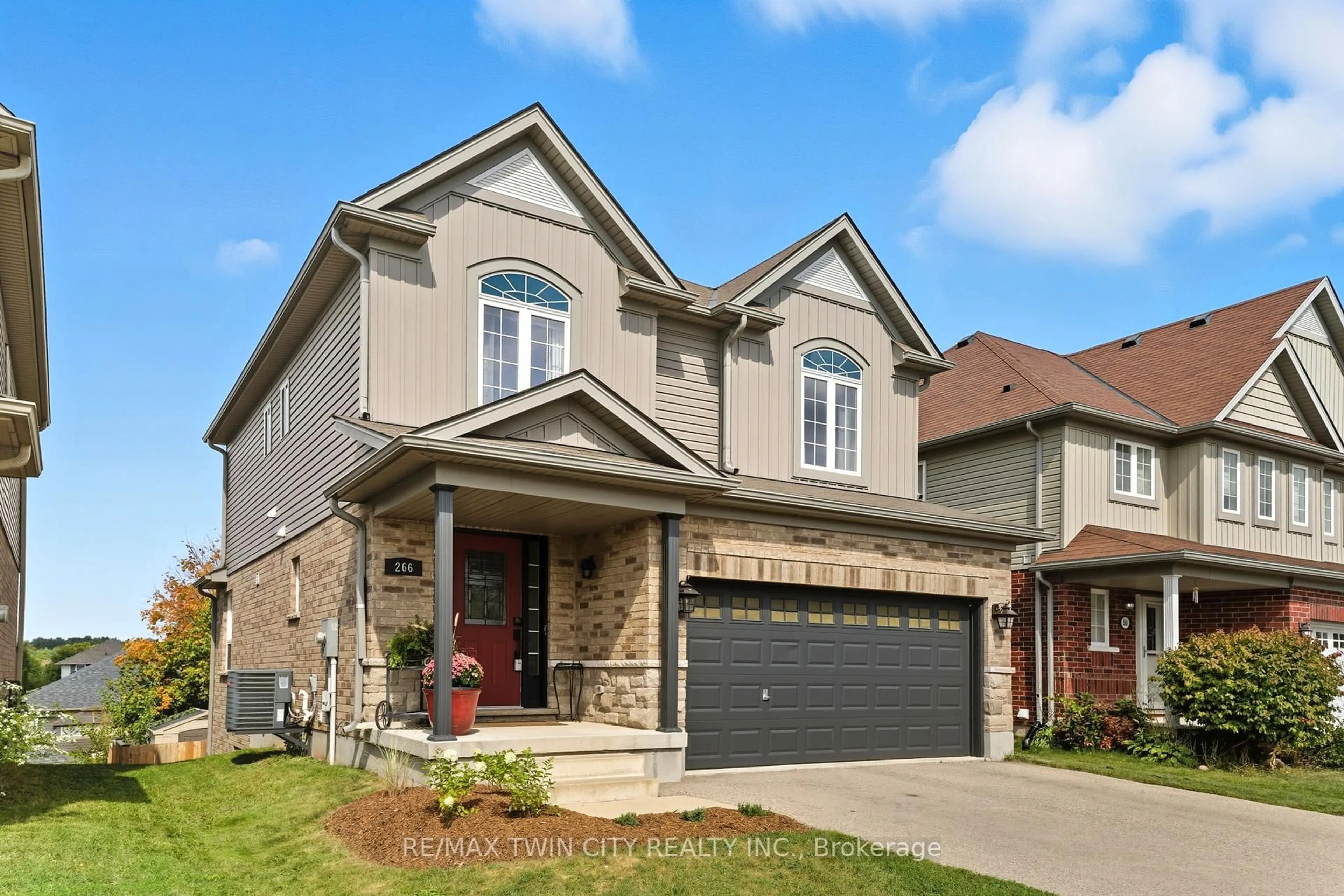 Home with brick exterior material, street for 266 Vincent Dr, North Dumfries Ontario N0B 1E0