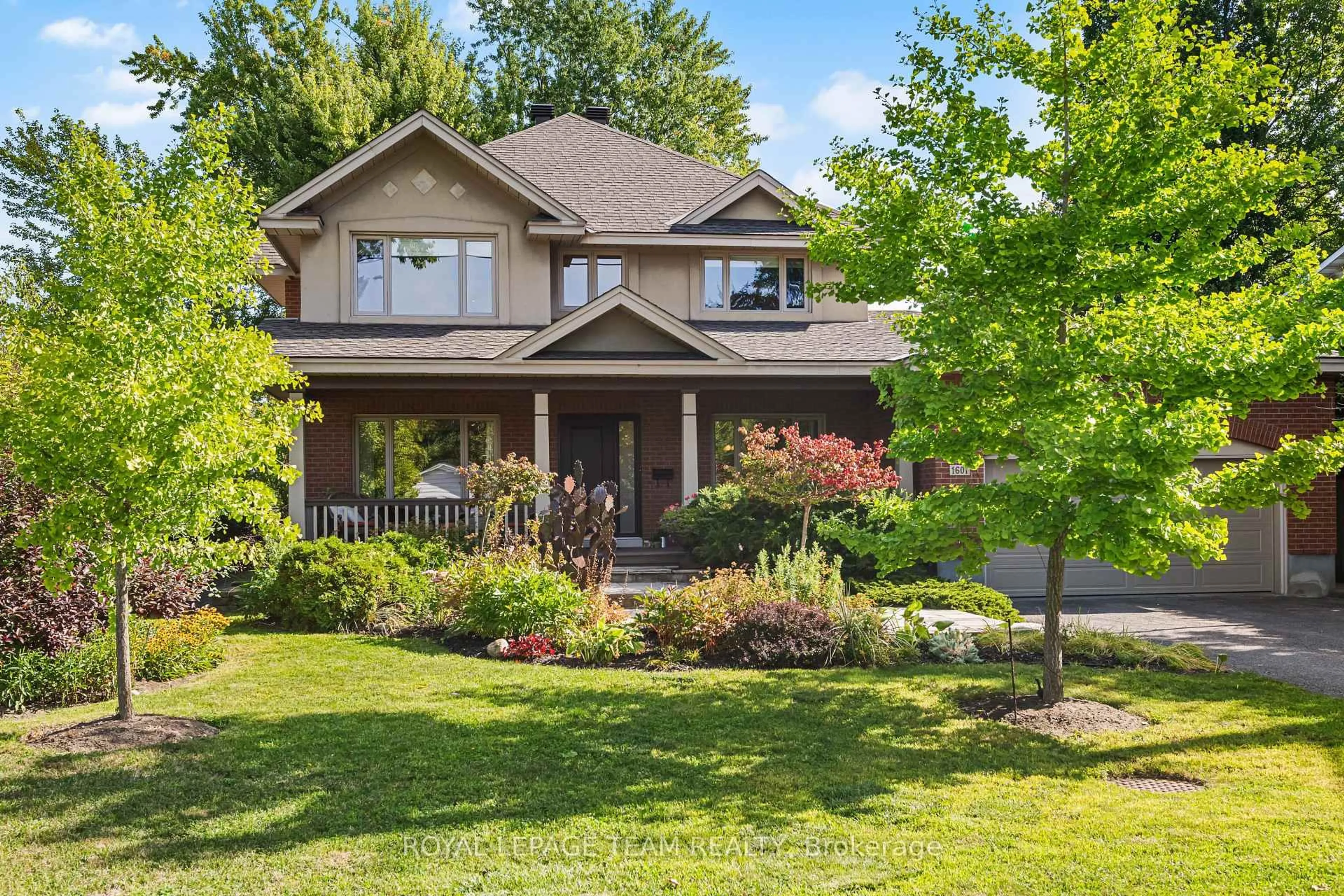 Home with brick exterior material, street for 1601 Apeldoorn Ave, Ottawa Ontario K2C 1V4