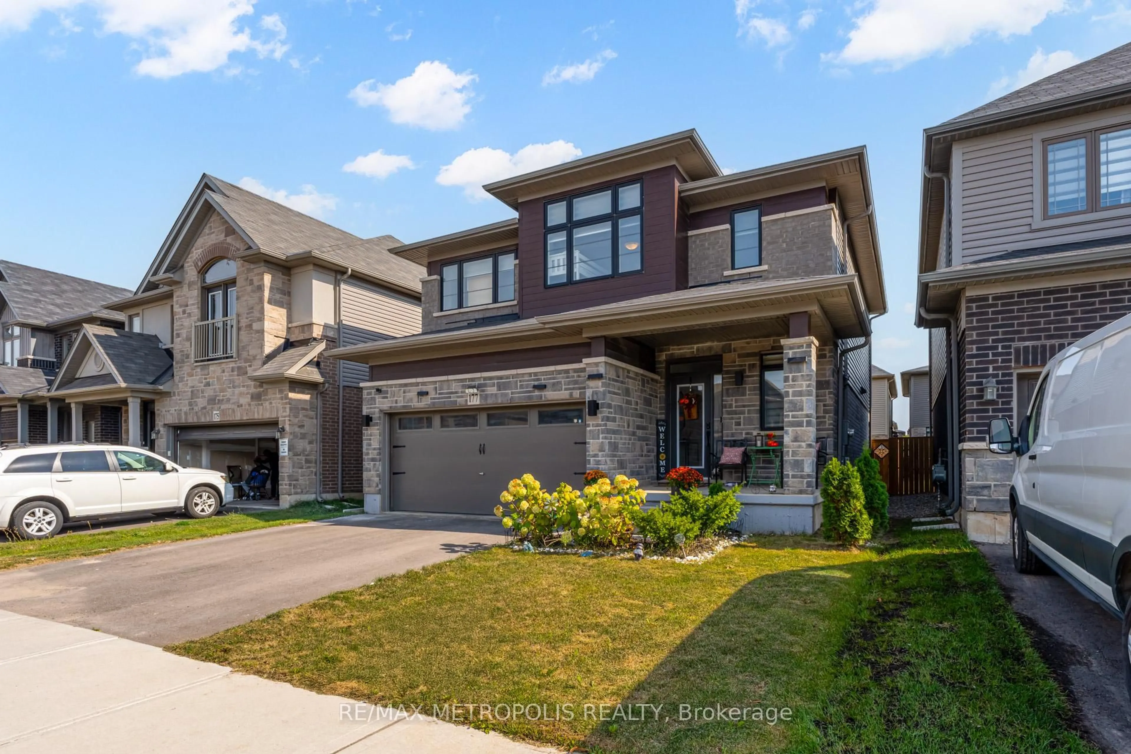 Home with brick exterior material, street for 177 Longboat Ru, Brantford Ontario N3T 0T1