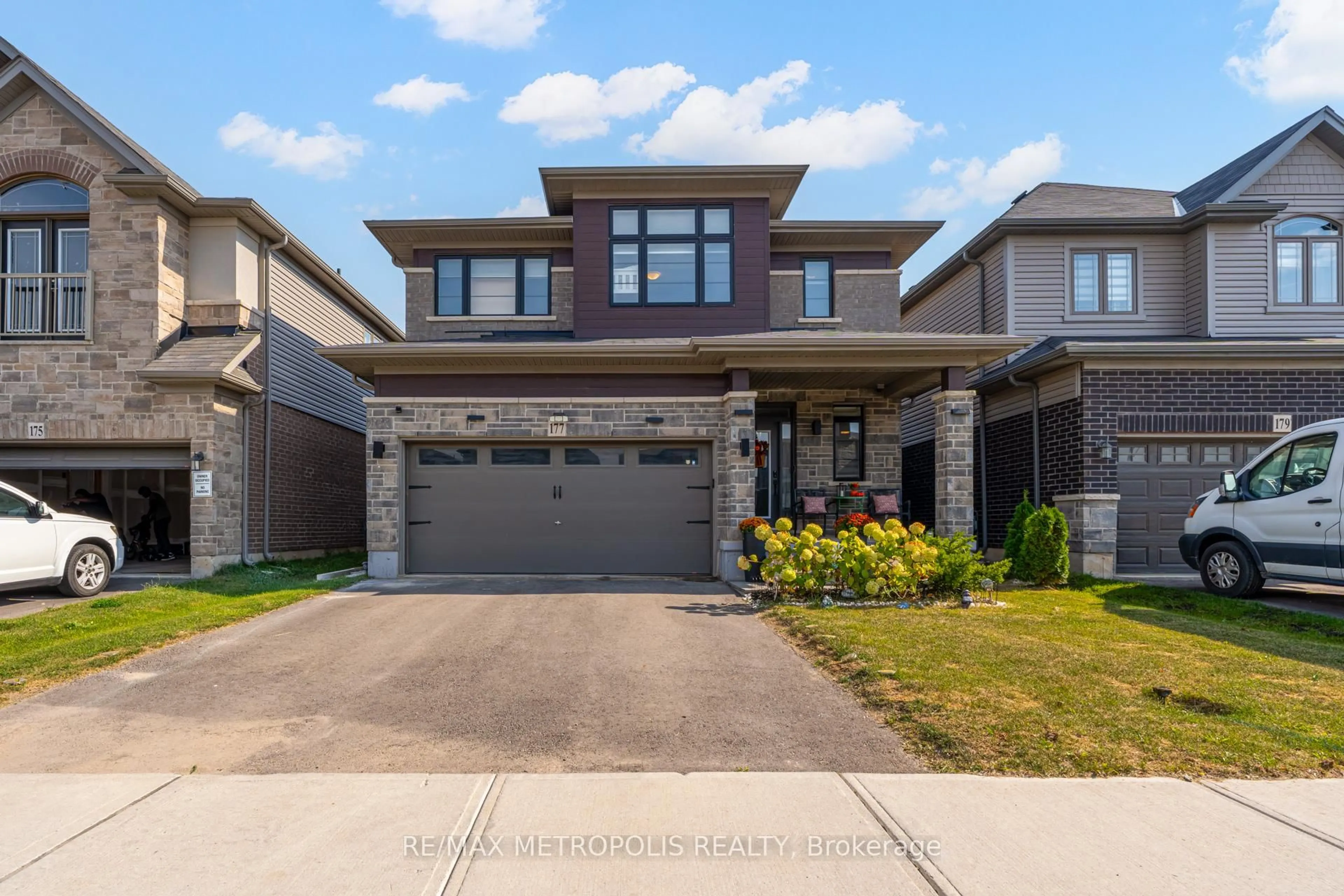 Home with brick exterior material, street for 177 Longboat Ru, Brantford Ontario N3T 0T1