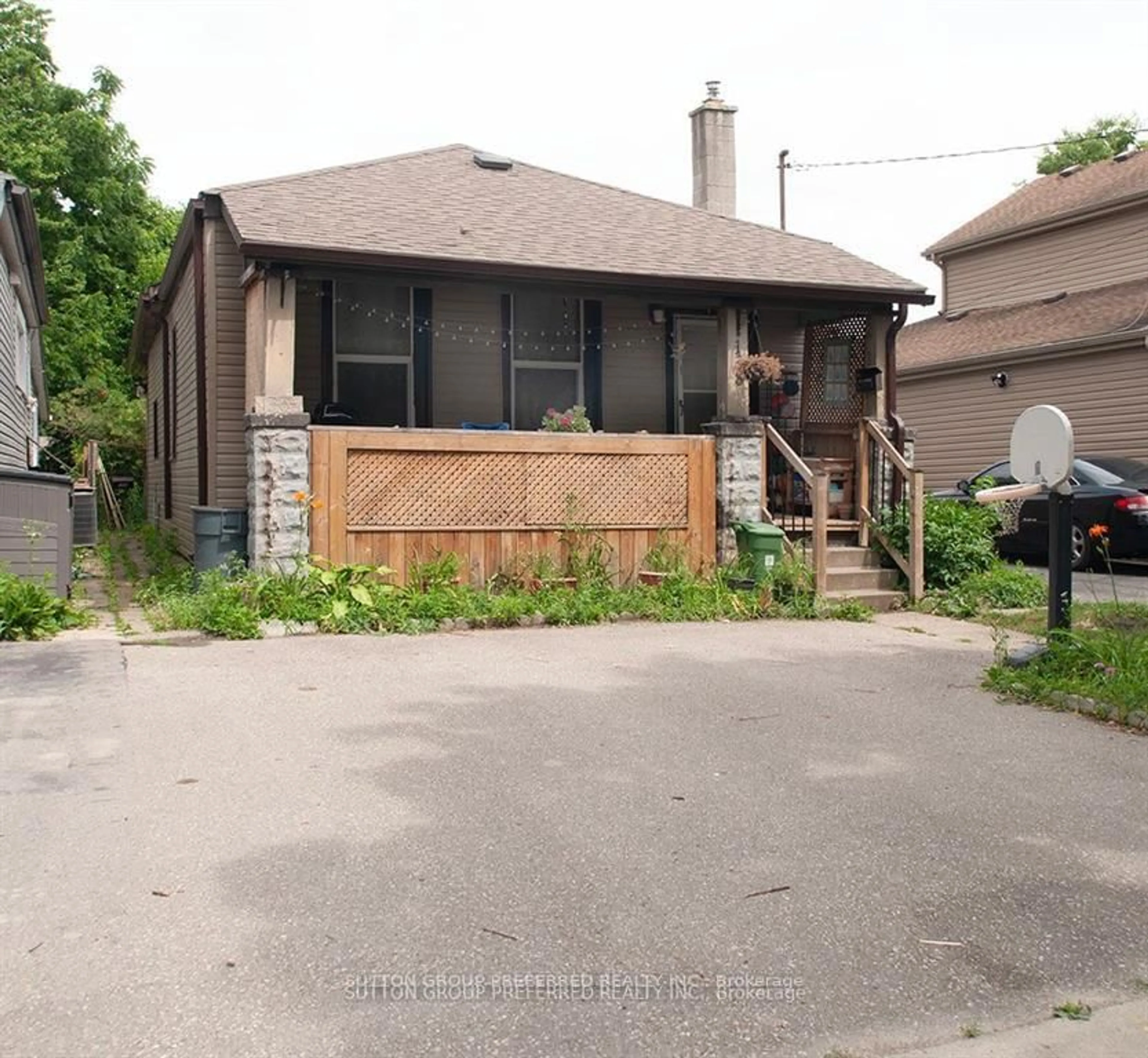Unknown for 138 Colborne St, London East Ontario N6B 2R9