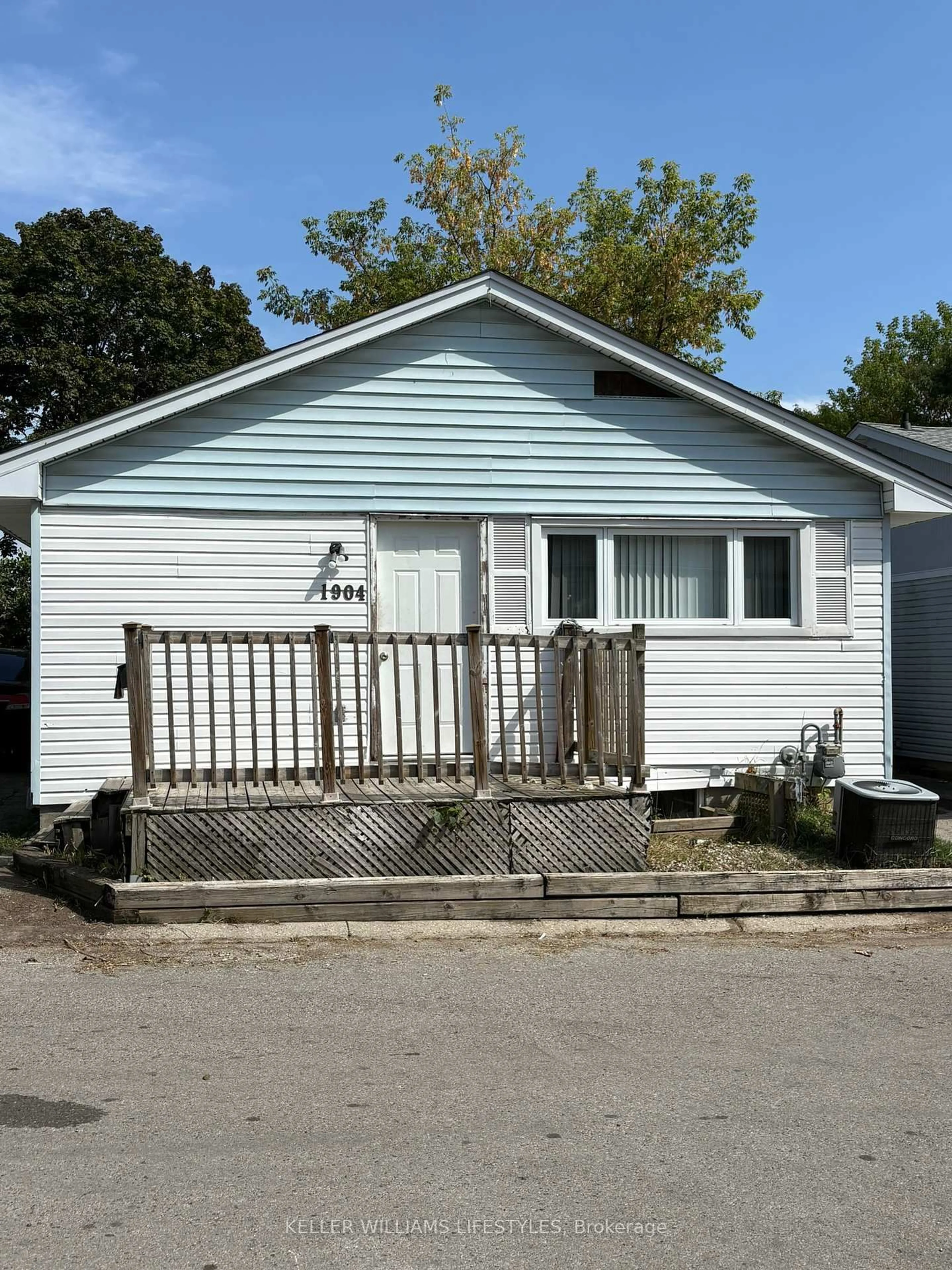 Home with vinyl exterior material, street for 1904 Culver Dr, London East Ontario N5V 3K6