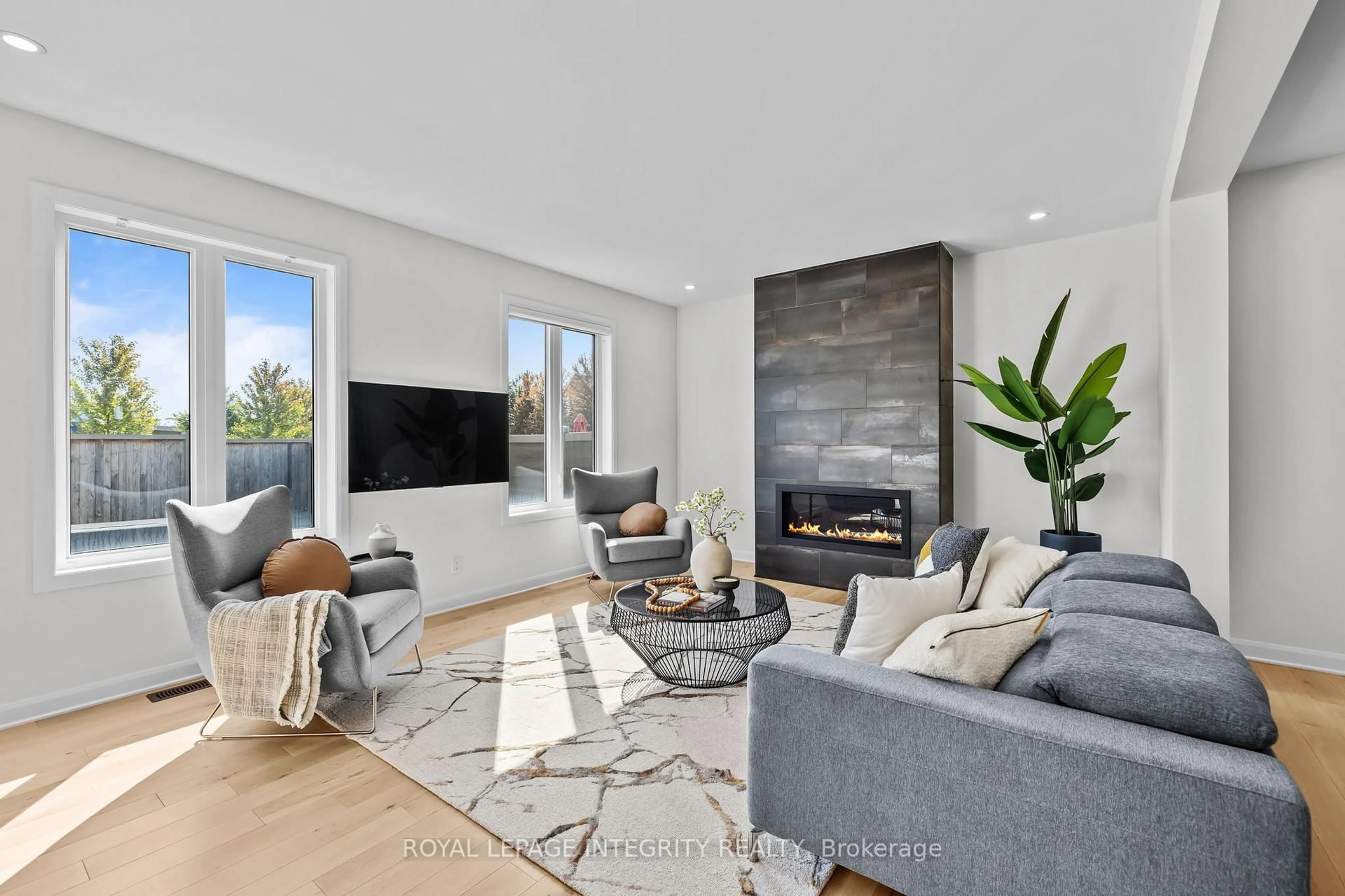 Living room with furniture, unknown for 1002 Jubilation Crt, Ottawa Ontario K4A 5K5