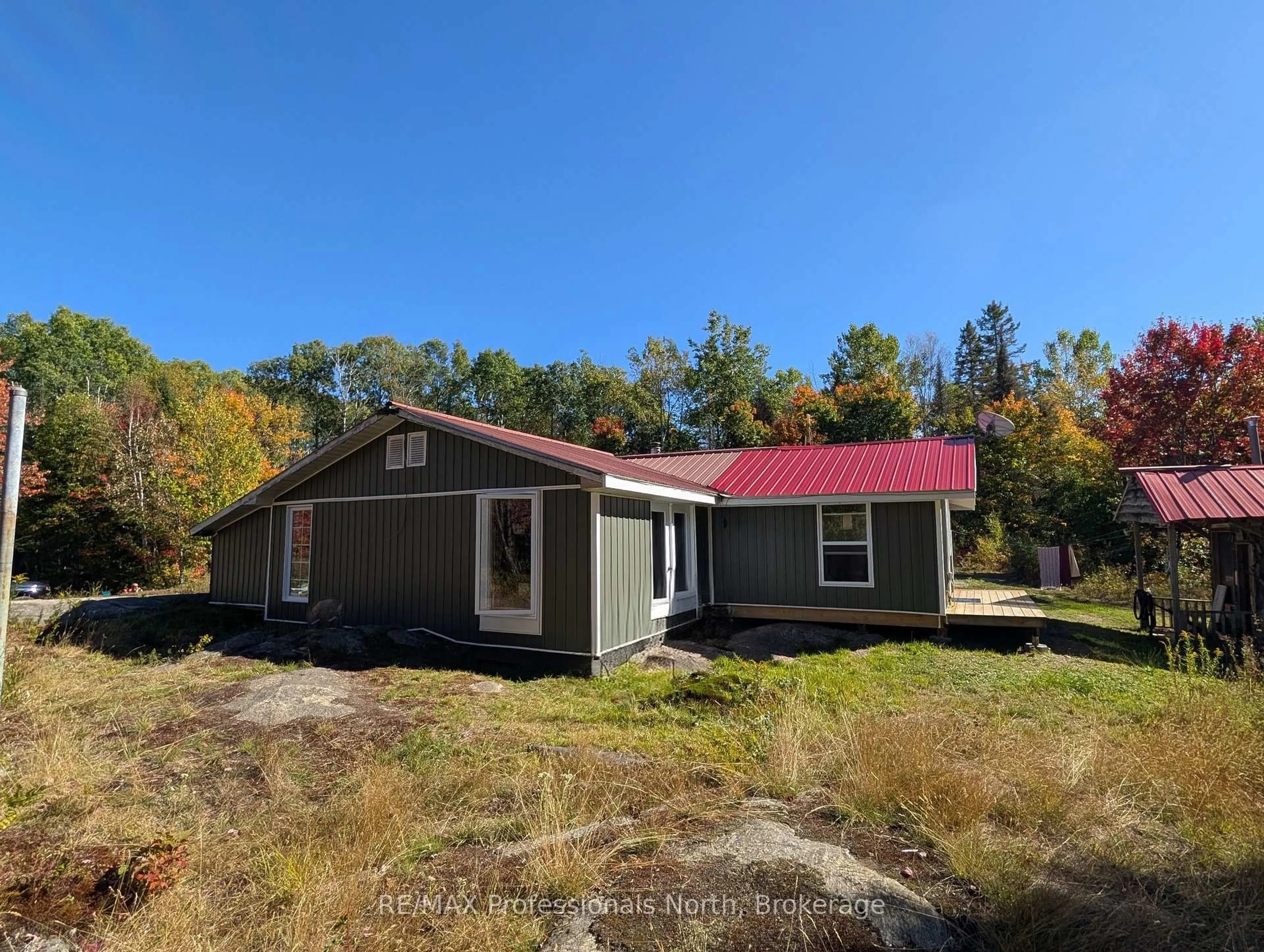 A pic from outside/outdoor area/front of a property/back of a property/a pic from drone, building for 1408 Pearceley Rd, Parry Sound Remote Area Ontario P0A 1Z0