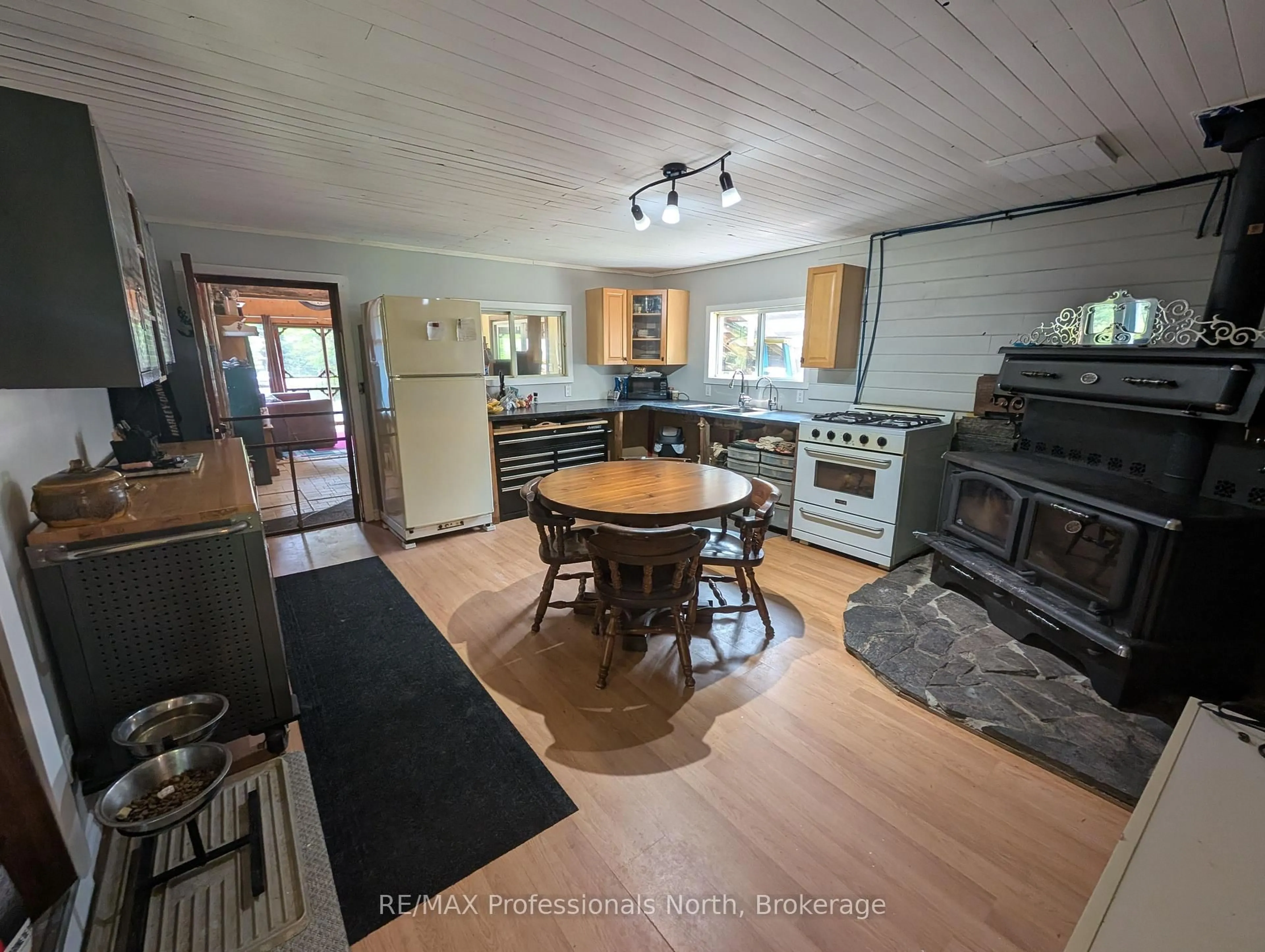 Open concept kitchen, unknown for 1408 Pearceley Rd, Parry Sound Remote Area Ontario P0A 1Z0
