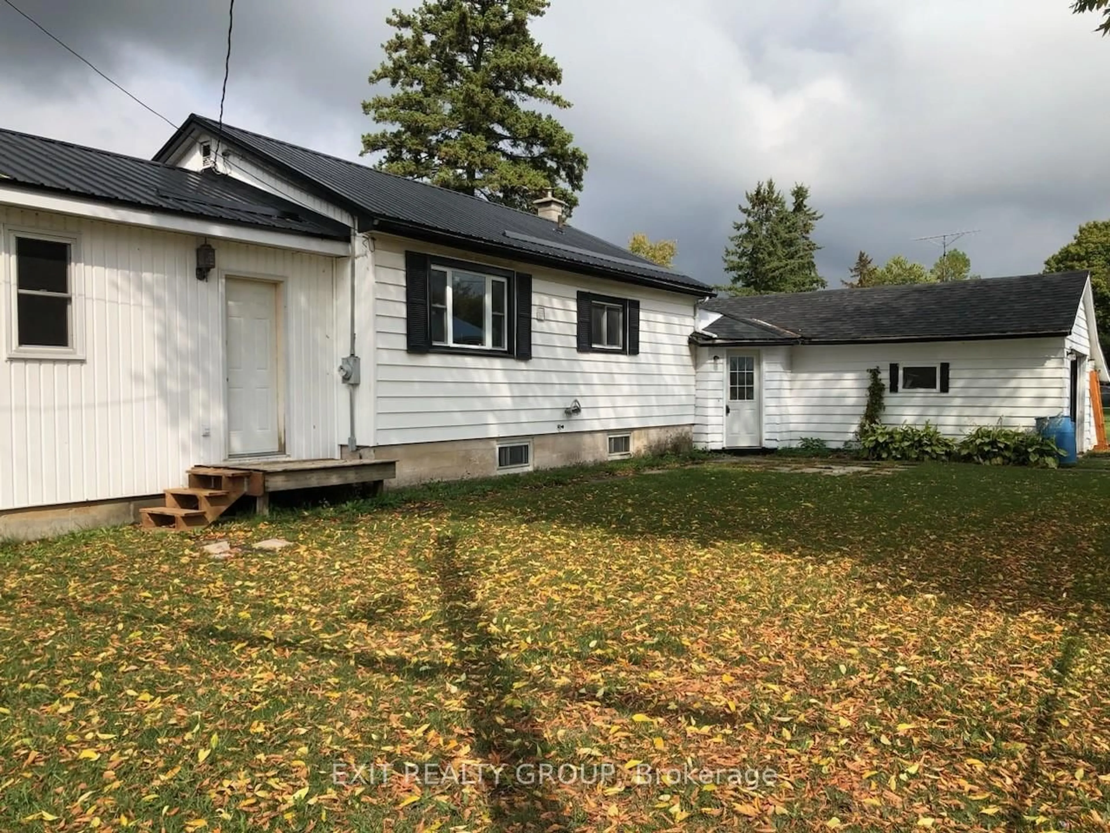 A pic from outside/outdoor area/front of a property/back of a property/a pic from drone, street for 5 Howard St, Shannonville Ontario K0K 3A0