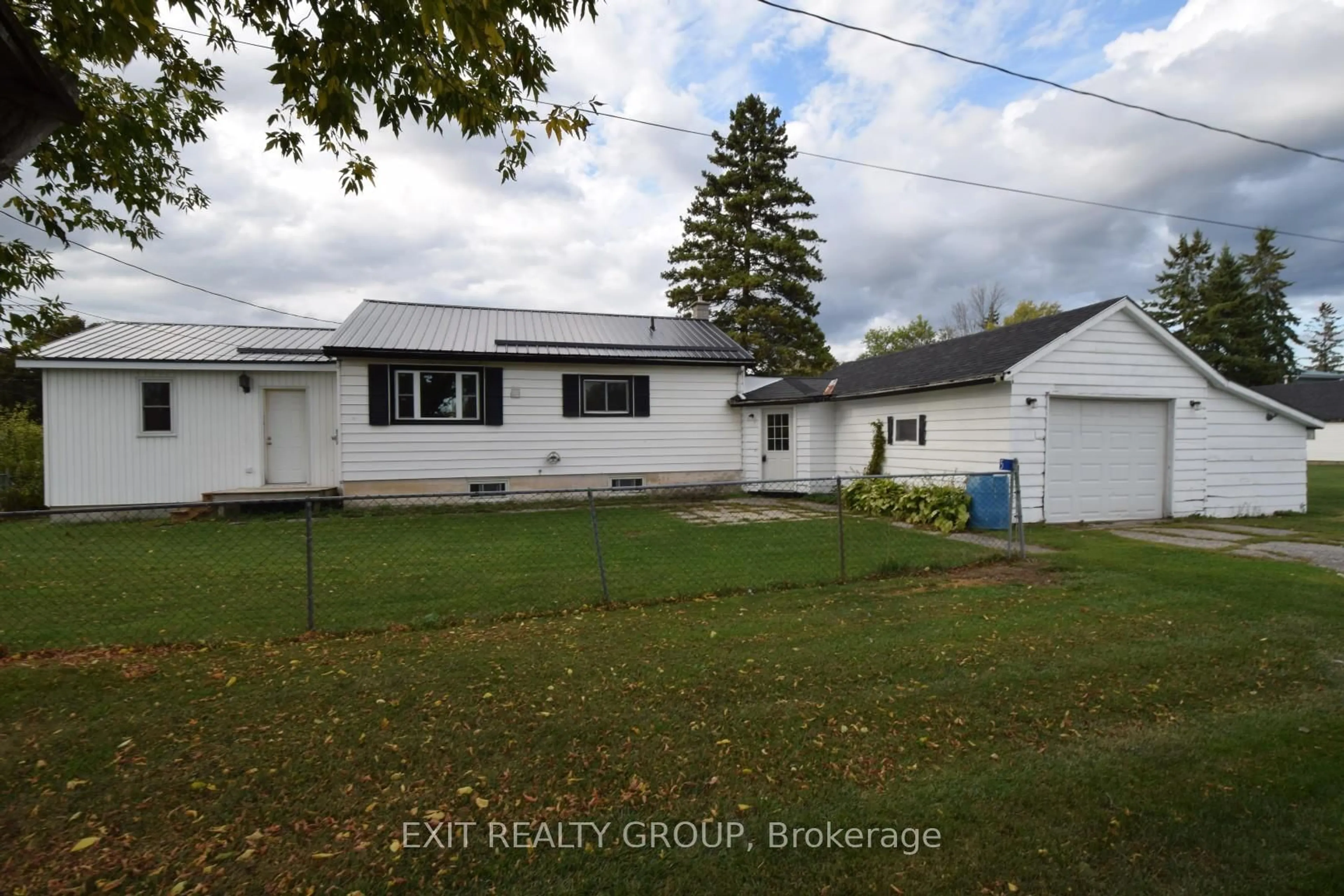 A pic from outside/outdoor area/front of a property/back of a property/a pic from drone, street for 5 Howard St, Shannonville Ontario K0K 3A0