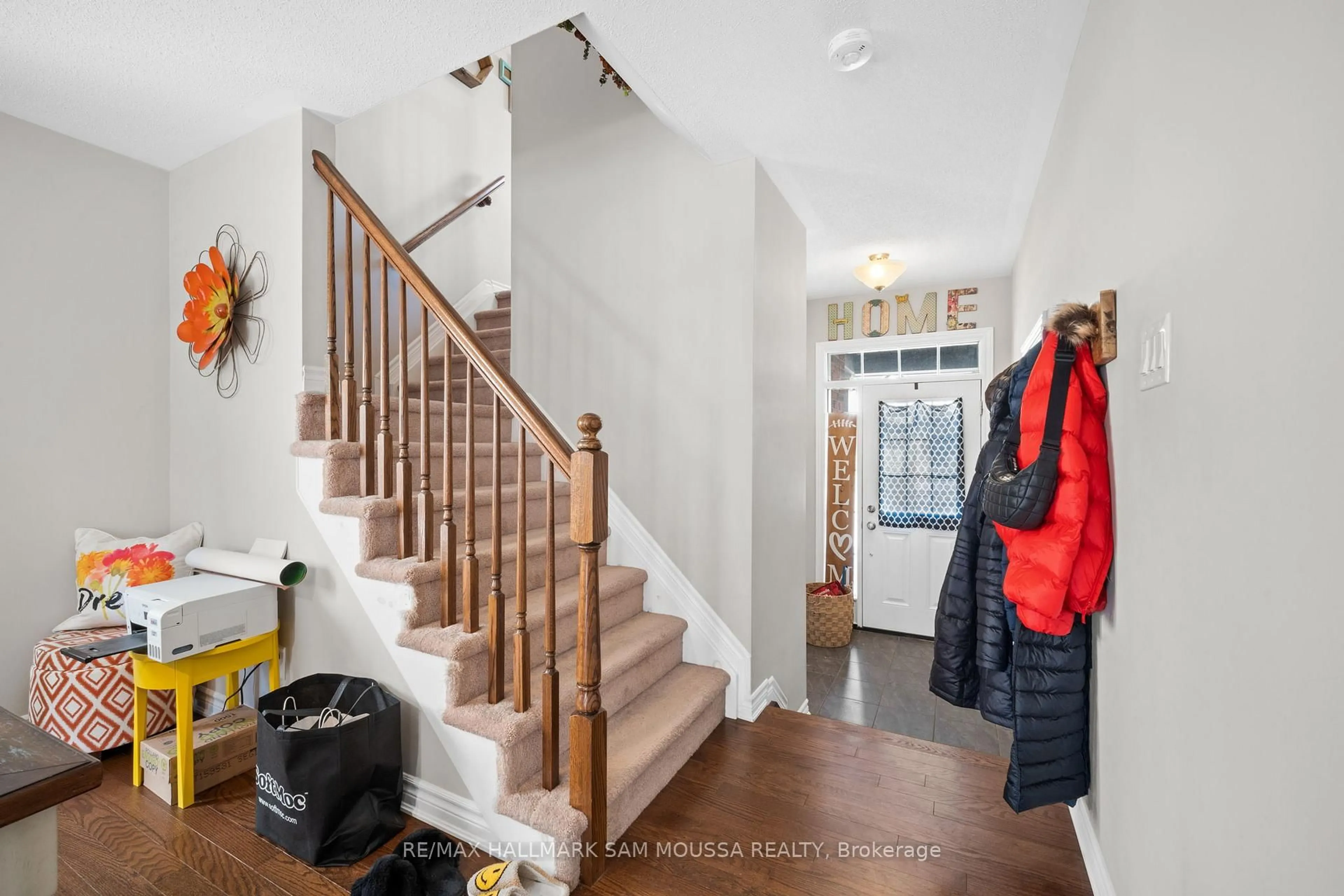 Indoor entryway for 111 Santolina St, Ottawa Ontario K2S 0W9