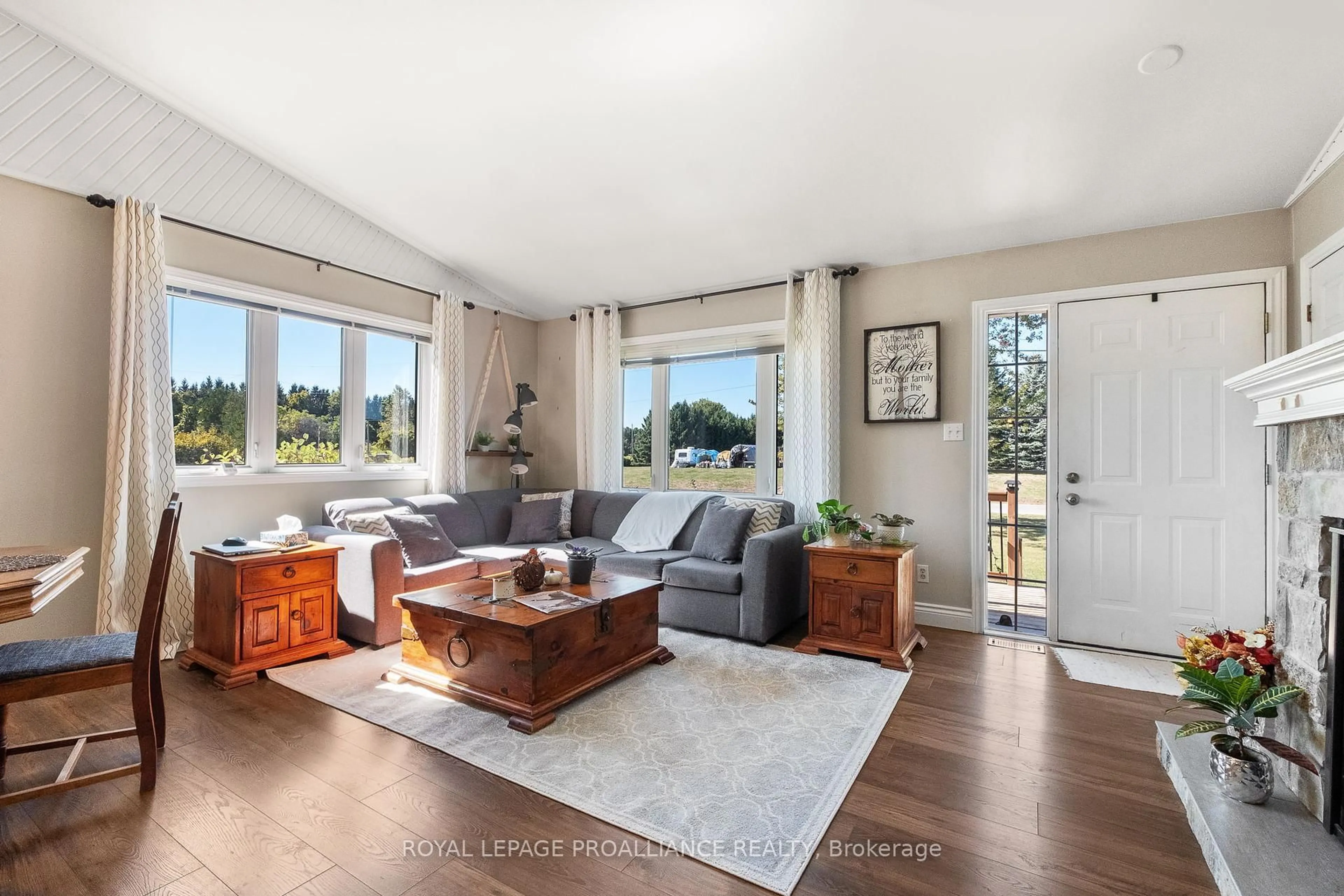 Living room with furniture, unknown for 313 Peter's Rd, Cramahe Ontario K0K 1S0