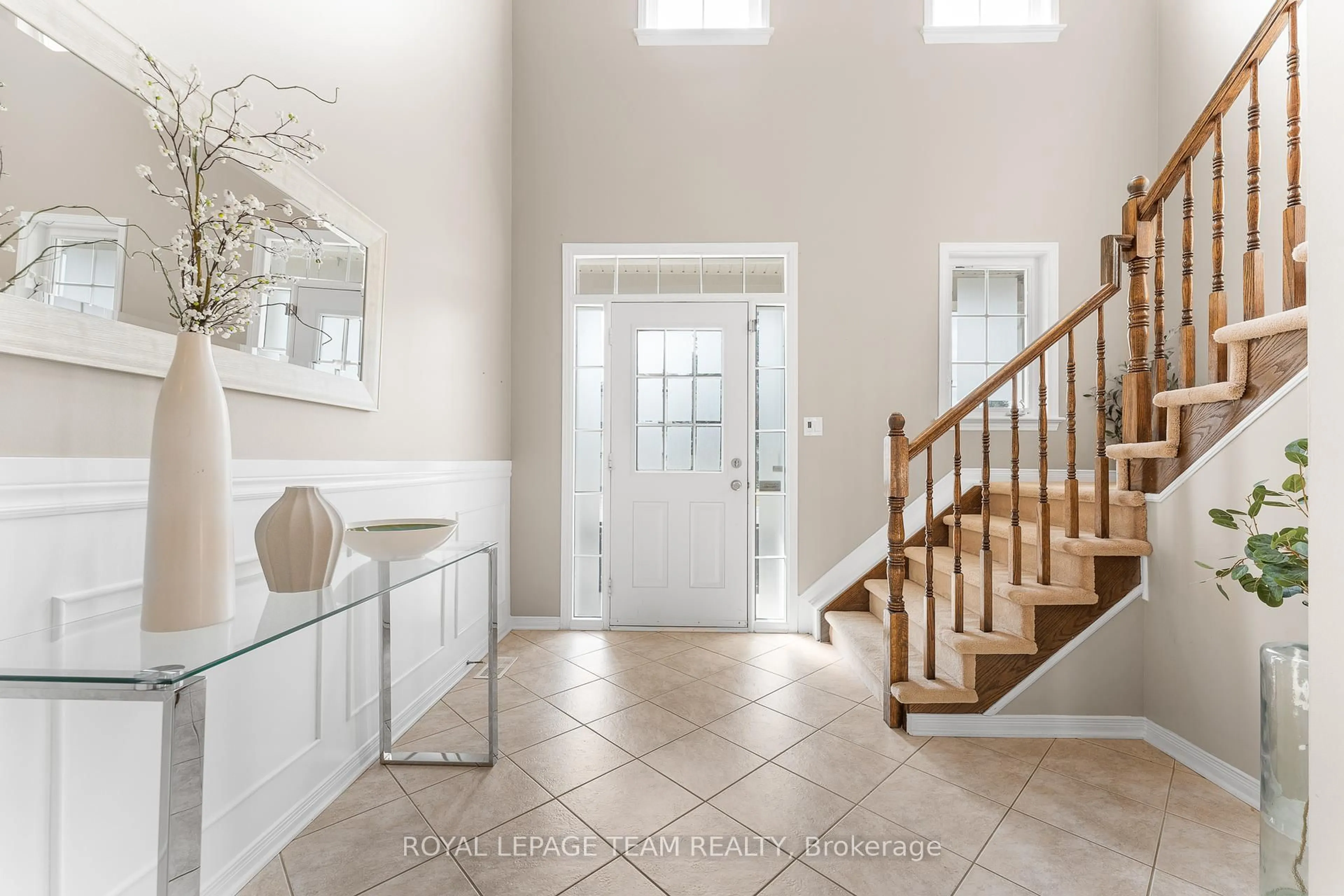 Indoor entryway for 213 Pendra Way, Ottawa Ontario K2W 0A6