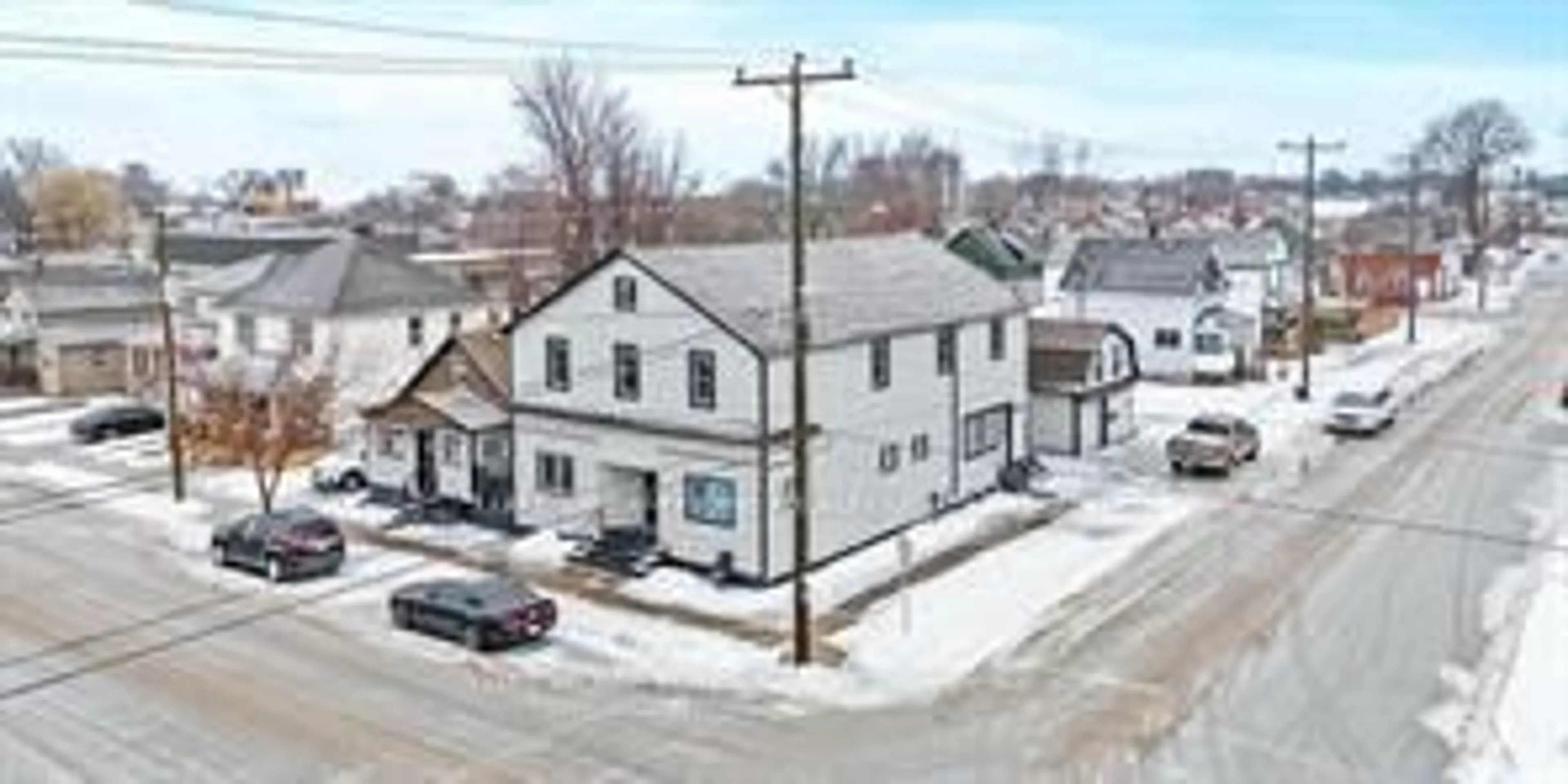 A pic from outside/outdoor area/front of a property/back of a property/a pic from drone, street for 224 MITCHELL St, Port Colborne Ontario L3K 1Y3