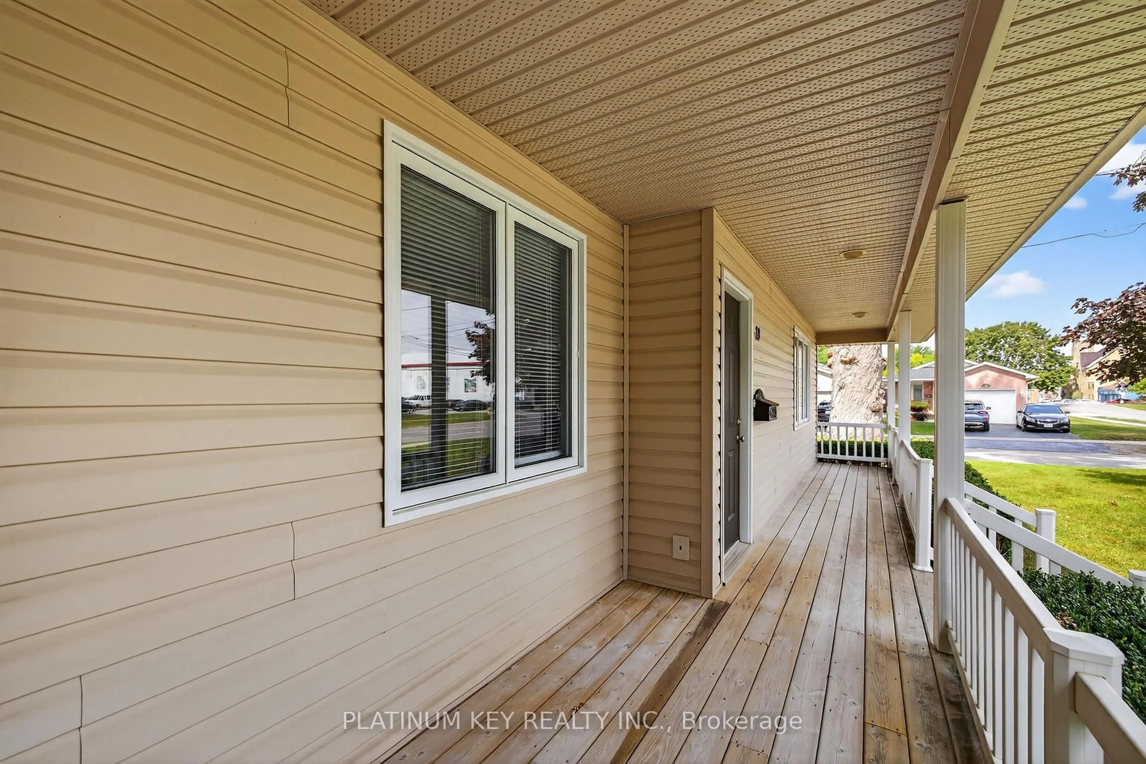 Home with vinyl exterior material, street for 18 Richmond St, Strathroy-Caradoc Ontario N7G 2Y8