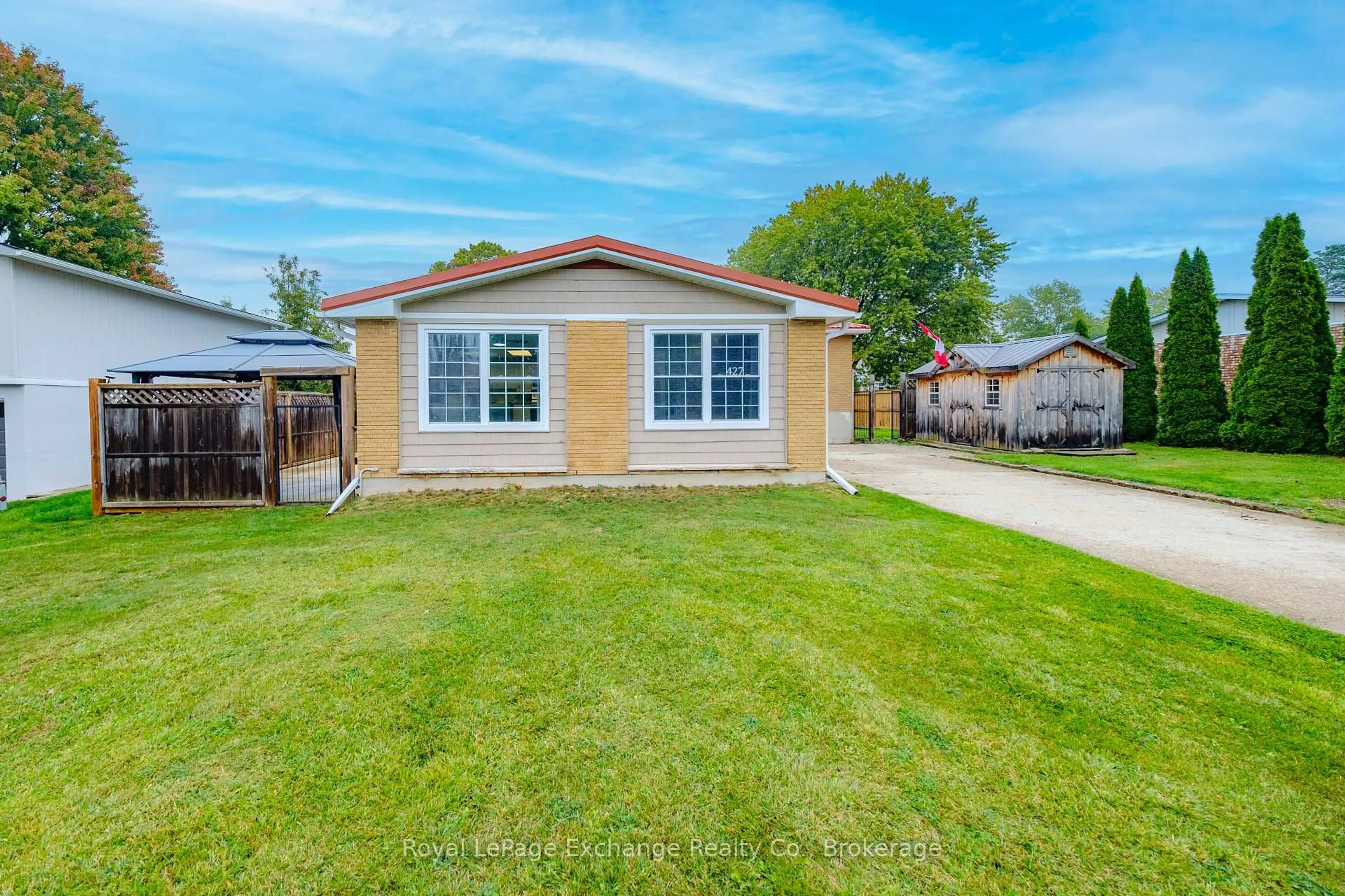 Home with vinyl exterior material, street for 427 Highland Dr, Kincardine Ontario N2Z 1X4