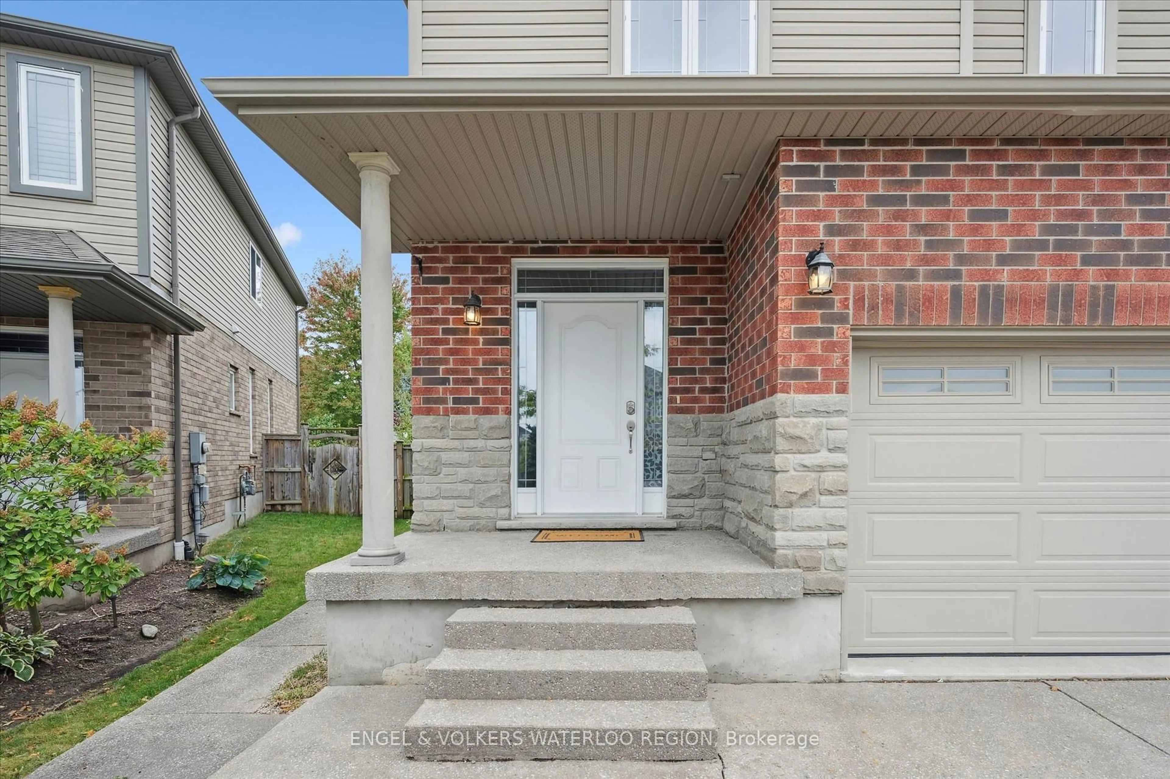 Home with brick exterior material, street for 329 Westpark Cres, Waterloo Ontario N2T 0A3