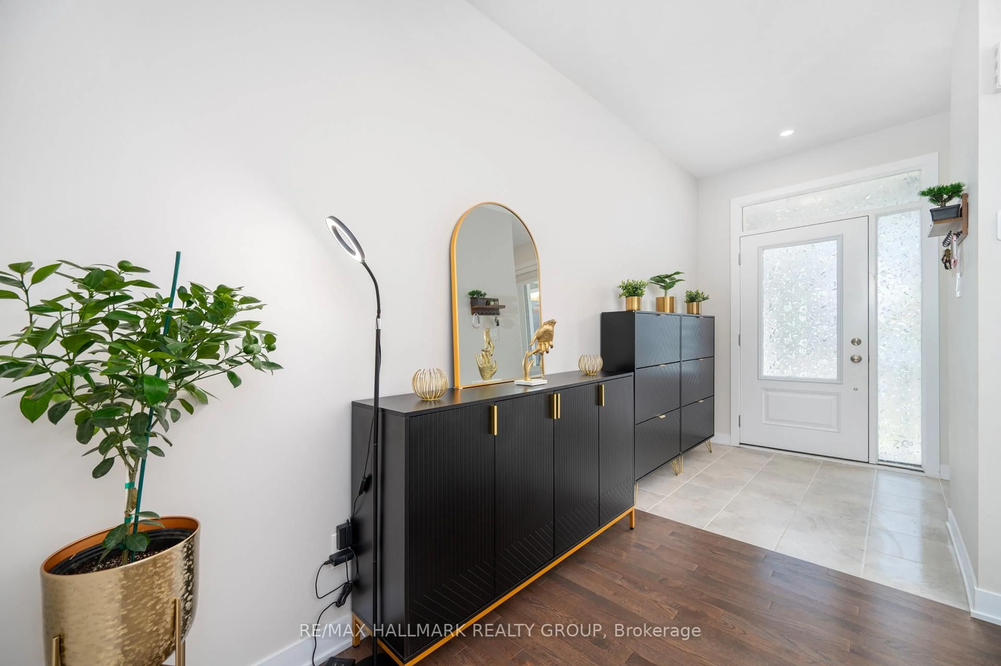 Indoor entryway for 351 Falsetto St, Ottawa Ontario K1W 0S6