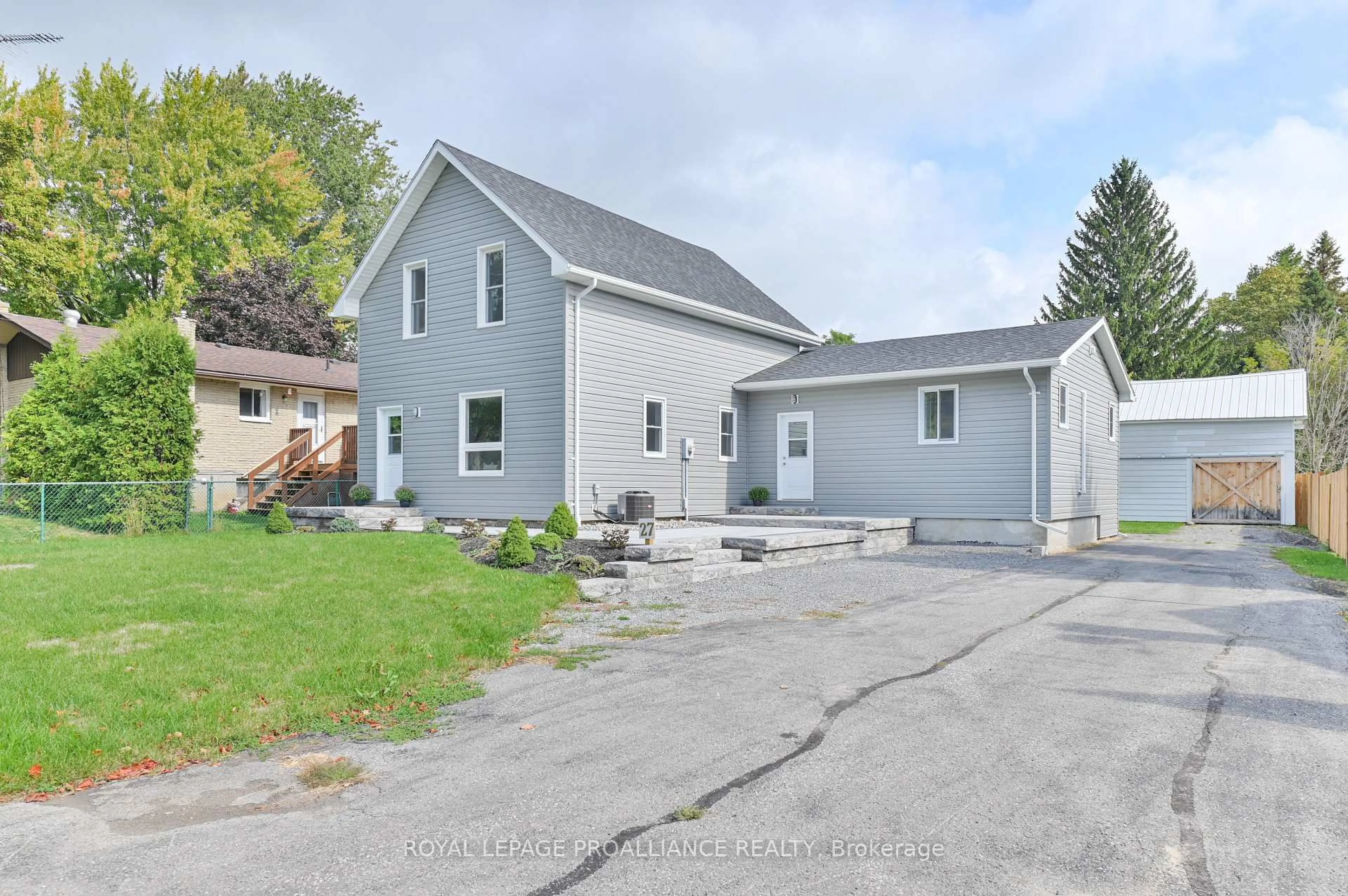A pic from outside/outdoor area/front of a property/back of a property/a pic from drone, street for 27 Maplewood Ave, Brighton Ontario K0K 1H0