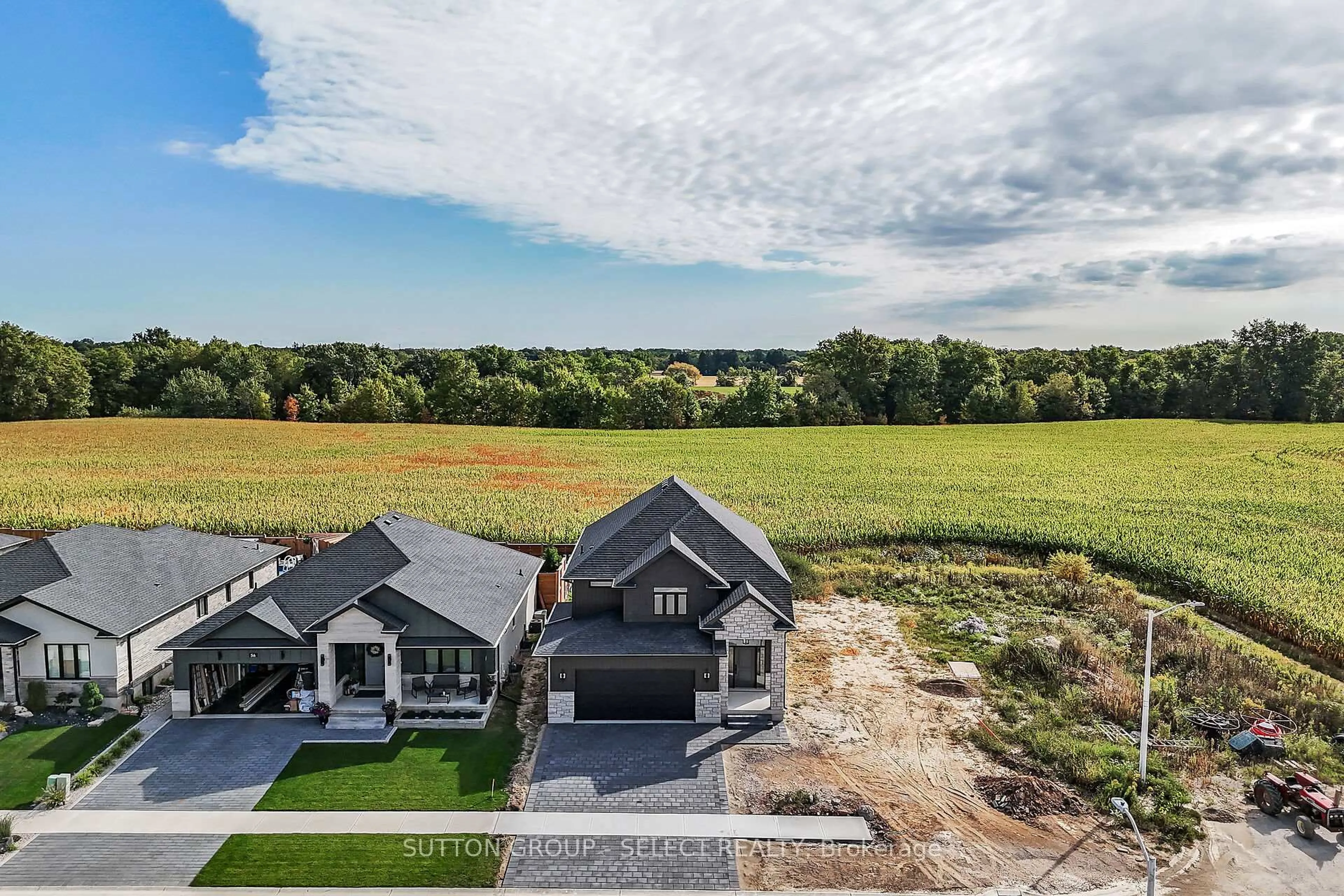 A pic from outside/outdoor area/front of a property/back of a property/a pic from drone, unknown for 58 BRISCOE Cres, Strathroy-Caradoc Ontario N7G 0G3