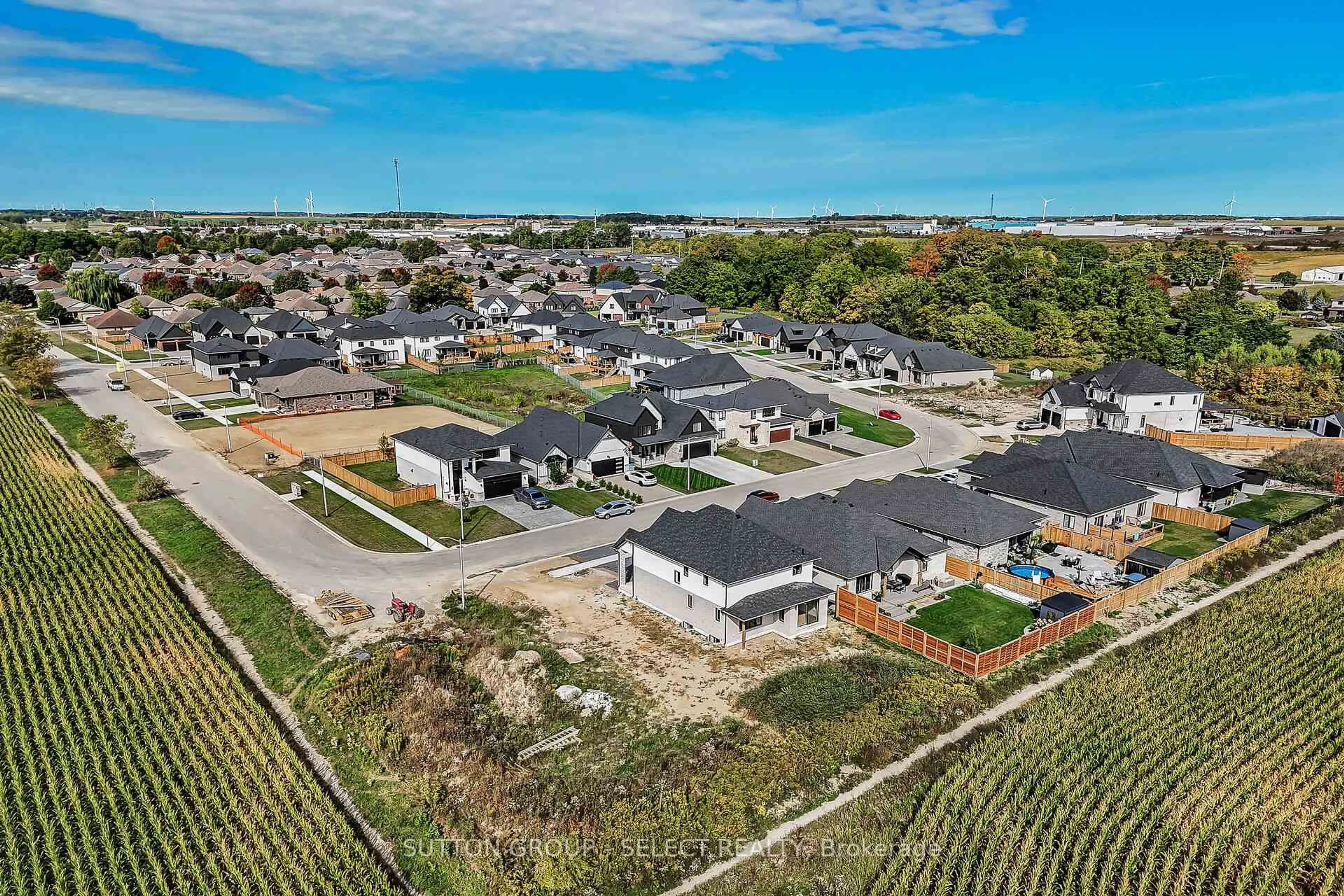 A pic from outside/outdoor area/front of a property/back of a property/a pic from drone, water/lake/river/ocean view for 58 BRISCOE Cres, Strathroy-Caradoc Ontario N7G 0G3