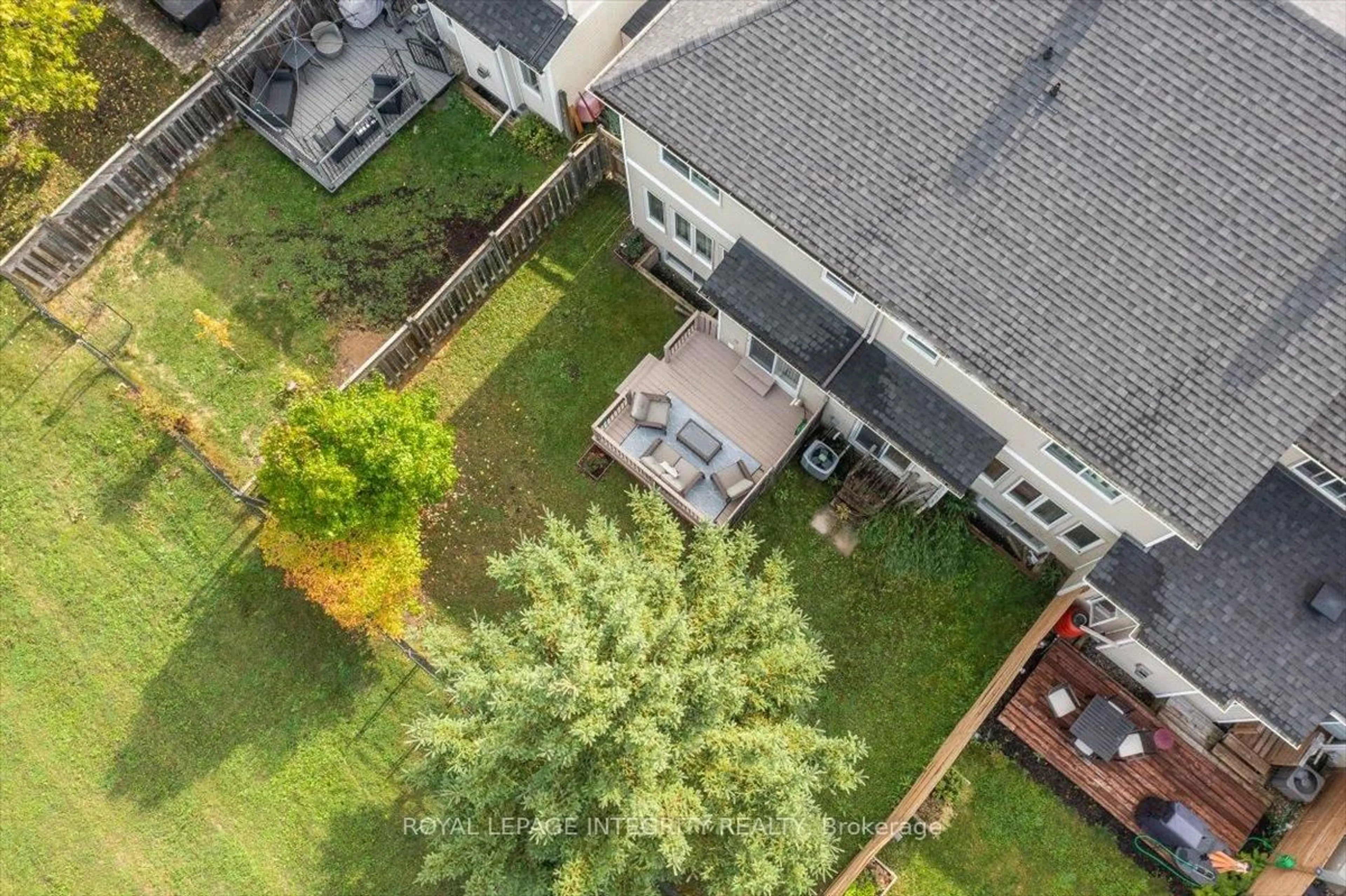 A pic from outside/outdoor area/front of a property/back of a property/a pic from drone, city buildings view from balcony for 2018 Winsome Terr, Orleans Ontario K4A 4Y4