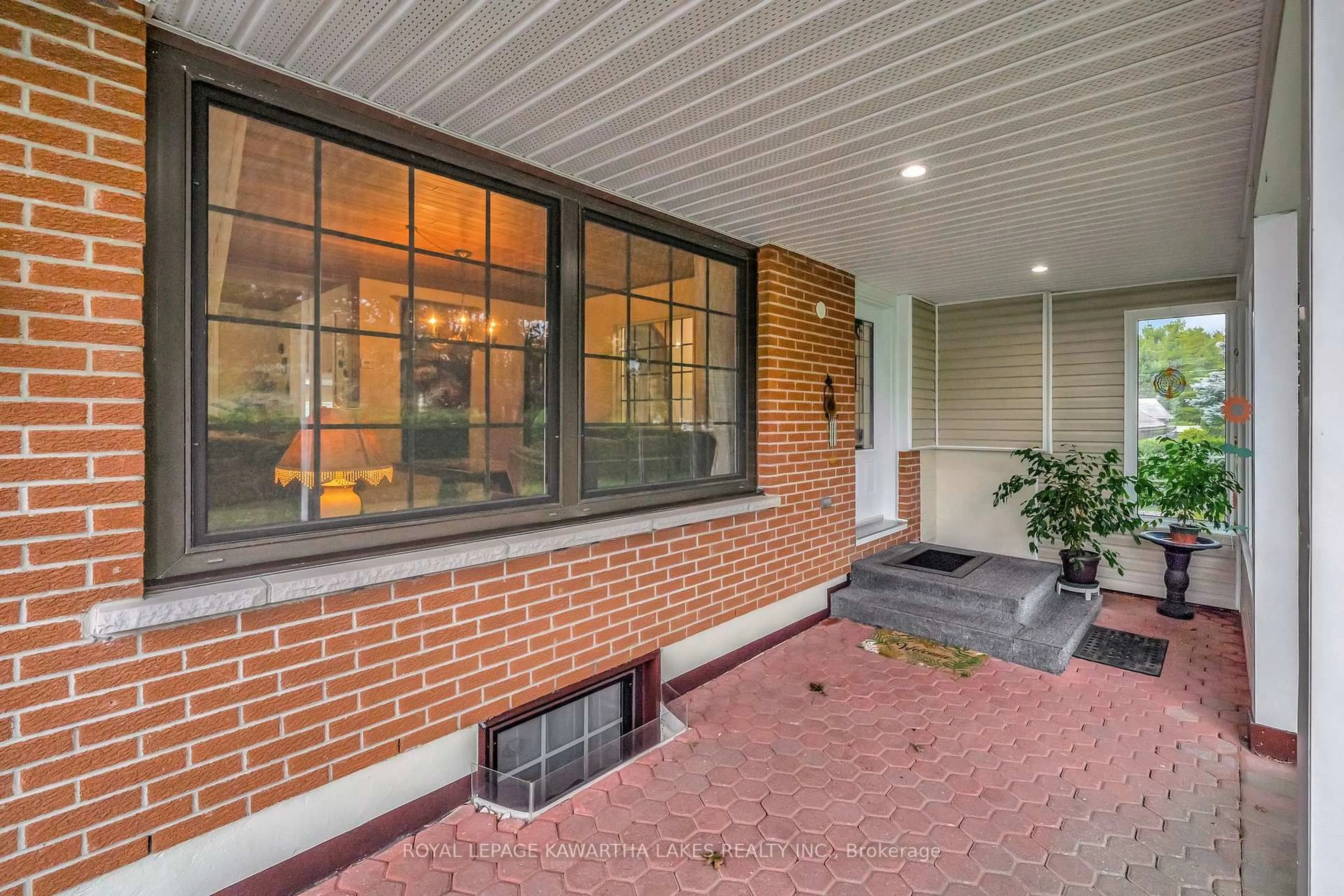 Patio, street for 3 Pinewood Cres, Kawartha Lakes Ontario L0A 1K0