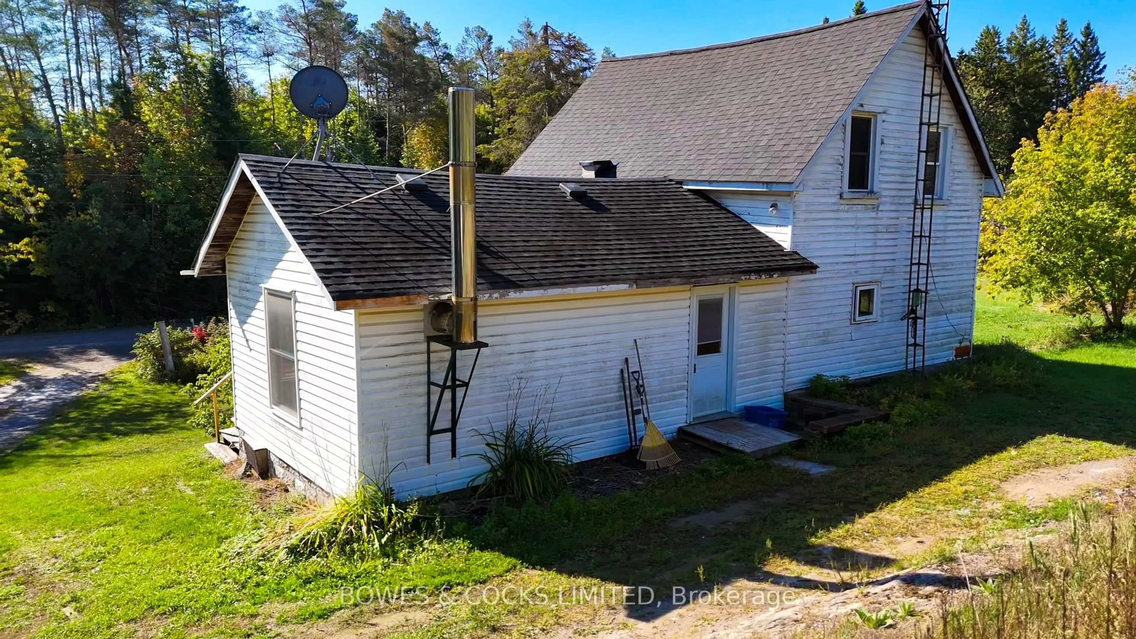 A pic from outside/outdoor area/front of a property/back of a property/a pic from drone, building for 68 Lasswade Rd, North Kawartha Ontario K0L 1A0