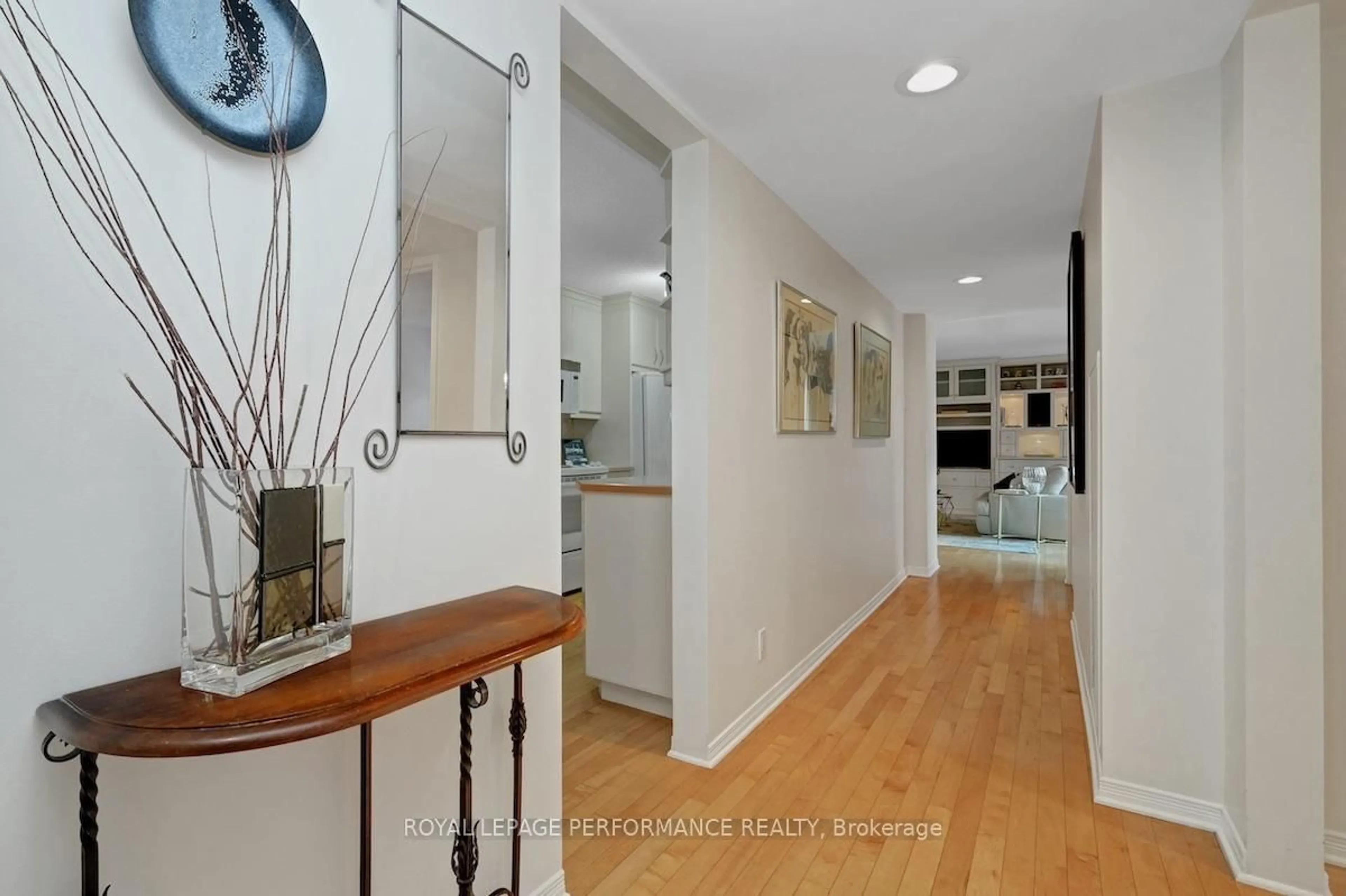 Indoor entryway for 310 Crichton St #304, Ottawa Ontario K1M 1W5