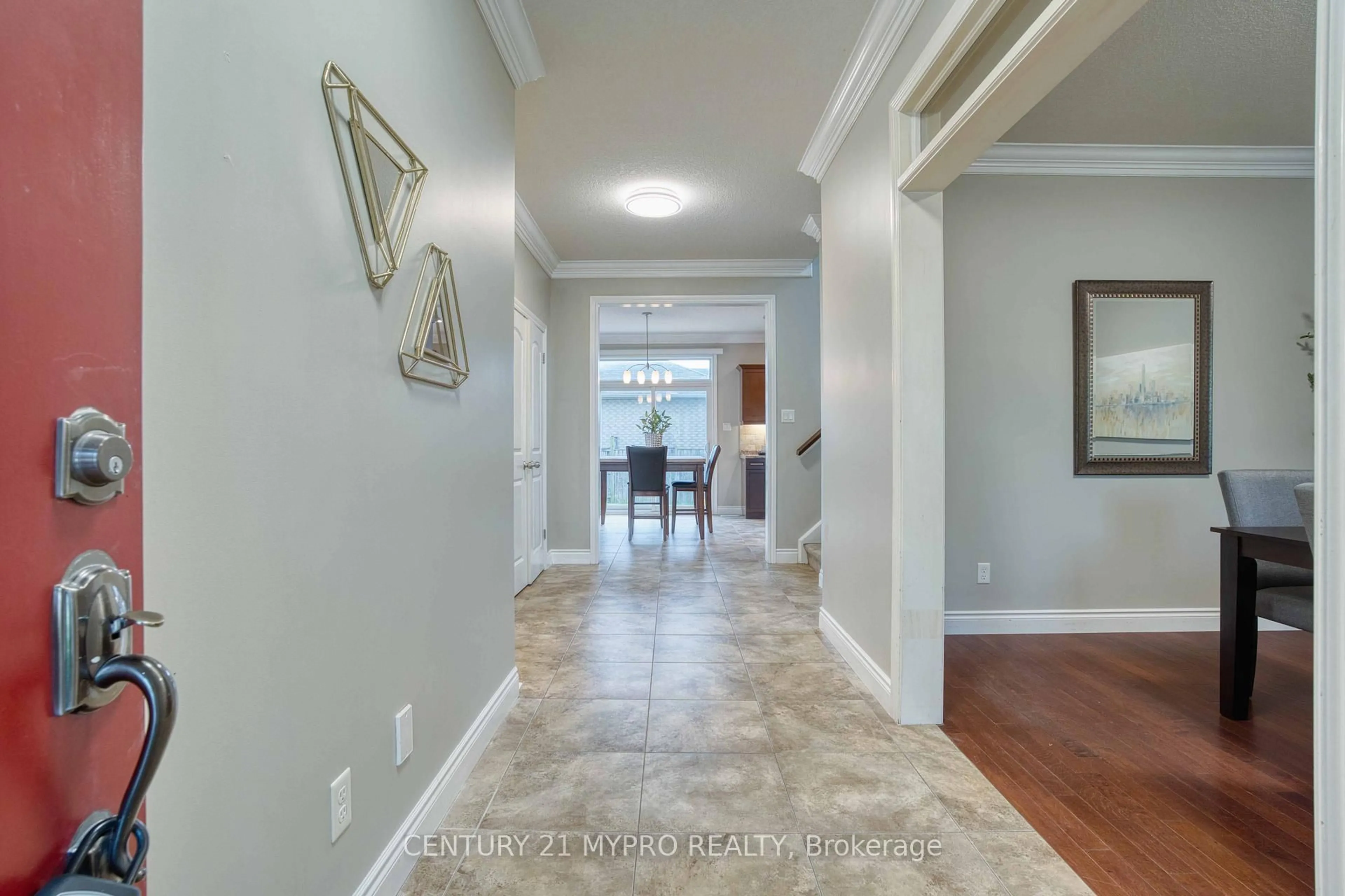 Indoor entryway for 1235 Oakcrossing Rd, London North Ontario N6H 0C2