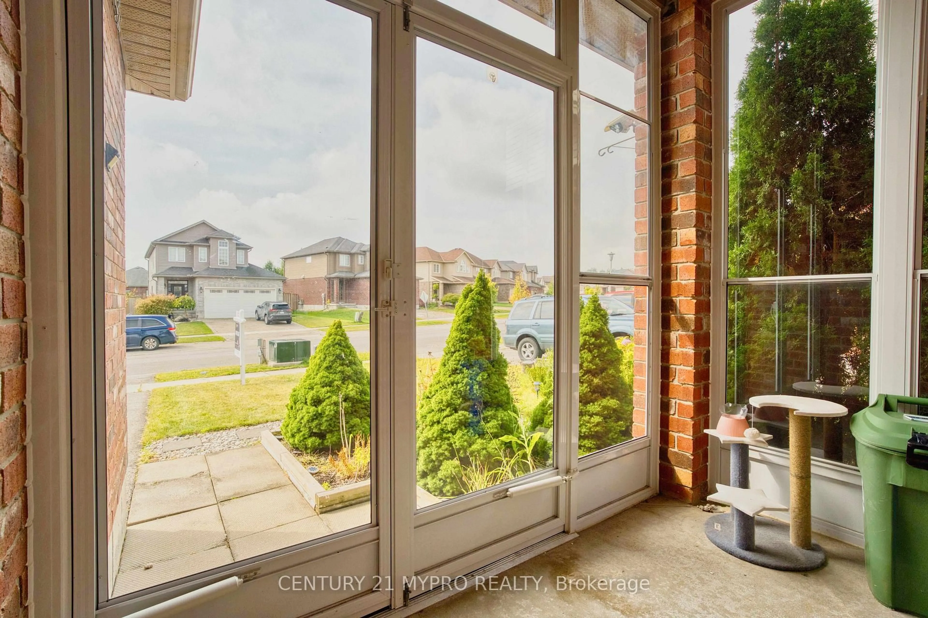 Unknown for 1036 Oakcrossing Rd, London North Ontario N6H 0A8