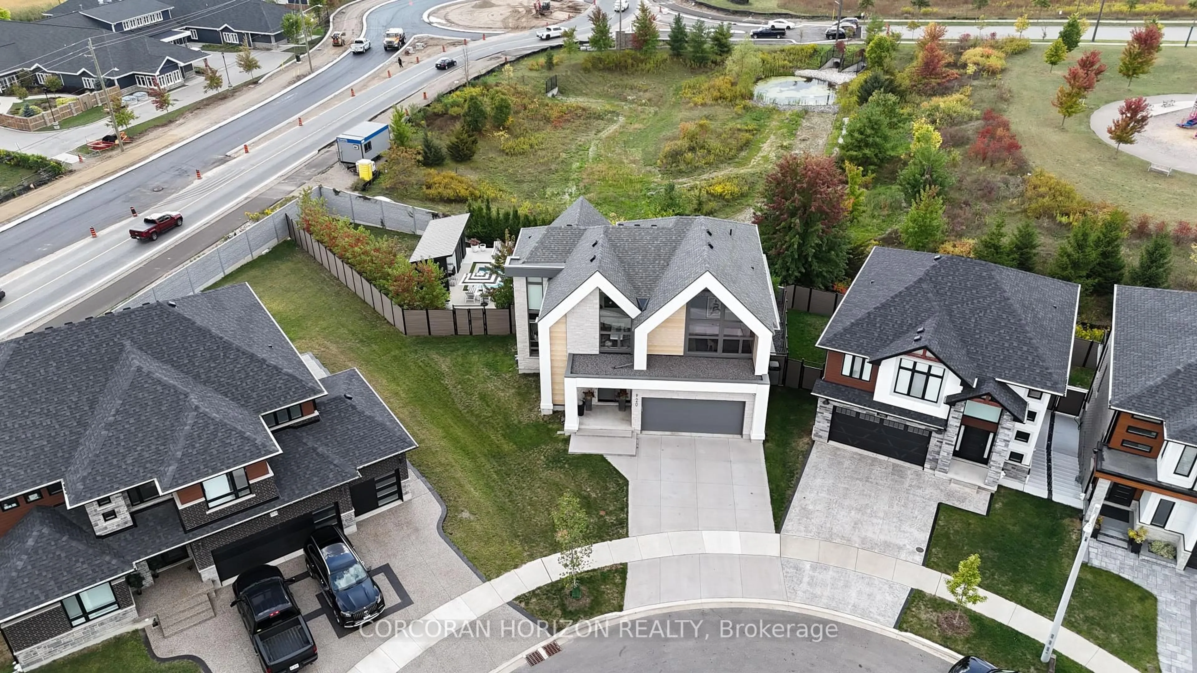 A pic from outside/outdoor area/front of a property/back of a property/a pic from drone, street for 920 Thomas Pedder Crt, Kitchener Ontario N2P 0C2