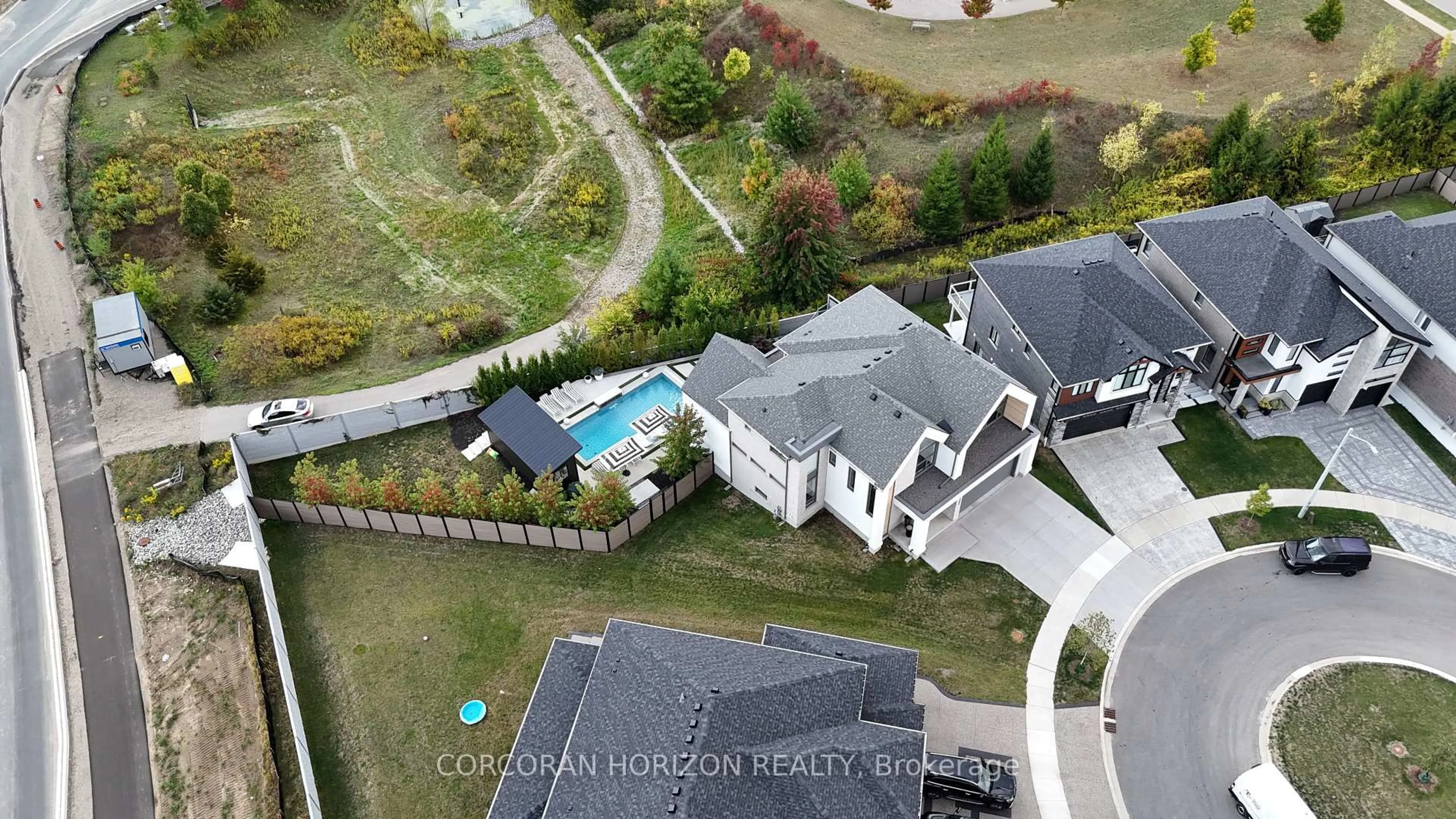 A pic from outside/outdoor area/front of a property/back of a property/a pic from drone, unknown for 920 Thomas Pedder Crt, Kitchener Ontario N2P 0C2