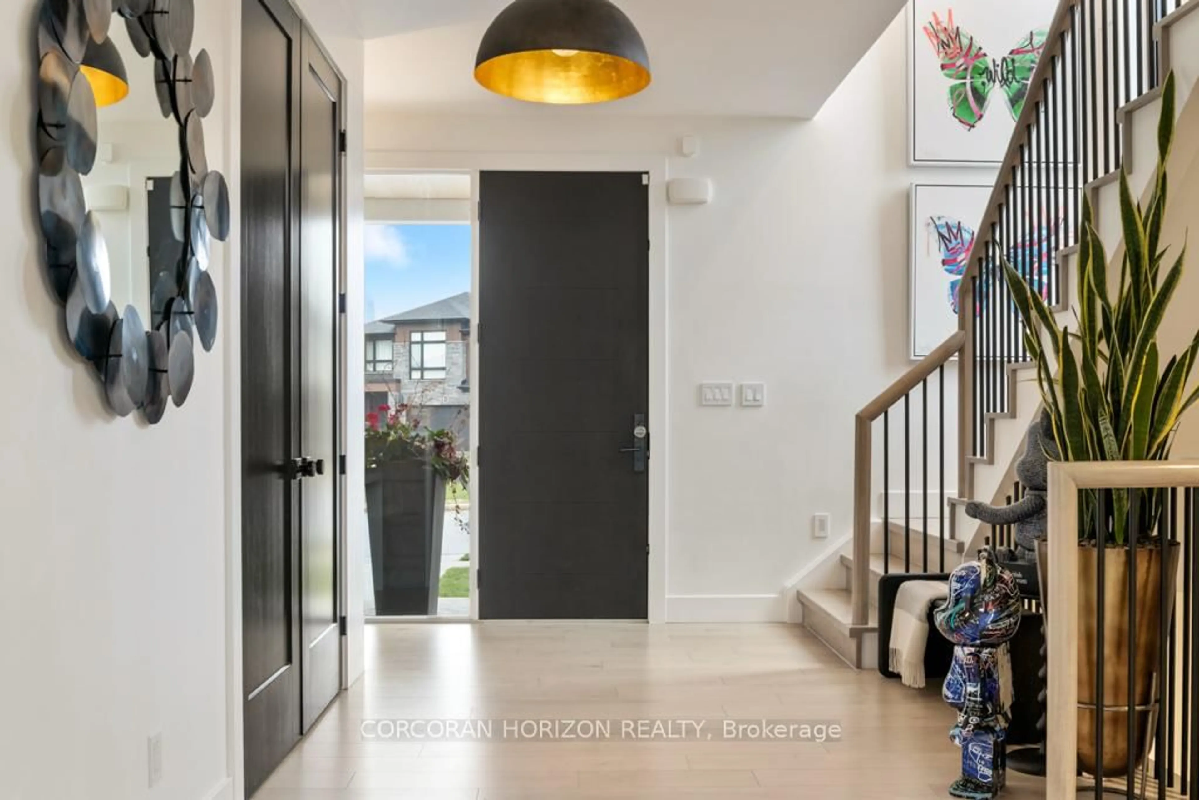 Indoor entryway for 920 Thomas Pedder Crt, Kitchener Ontario N2P 0C2