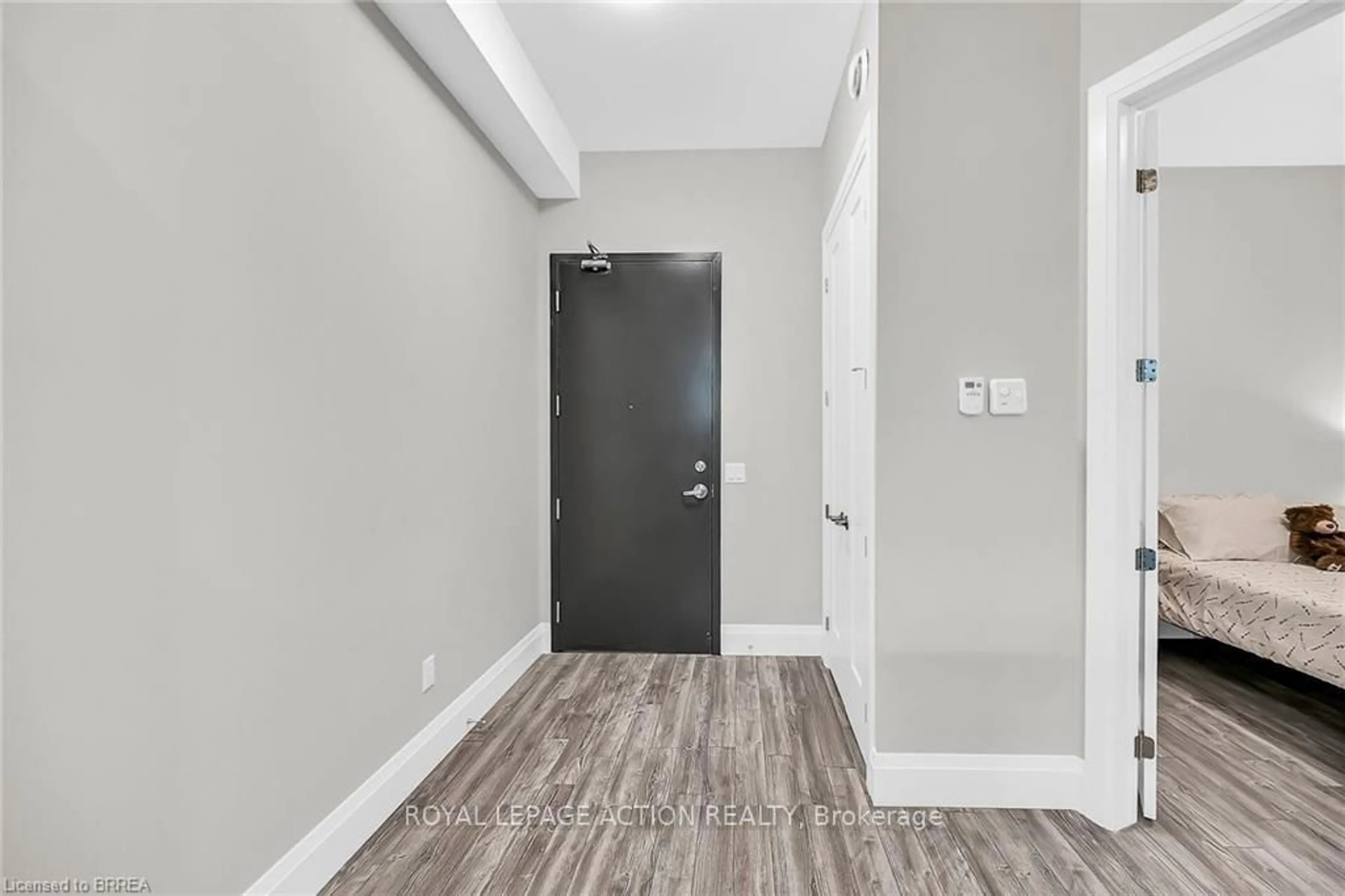 Indoor entryway for 85 Morrell St #120, Brantford Ontario N3T 4J6