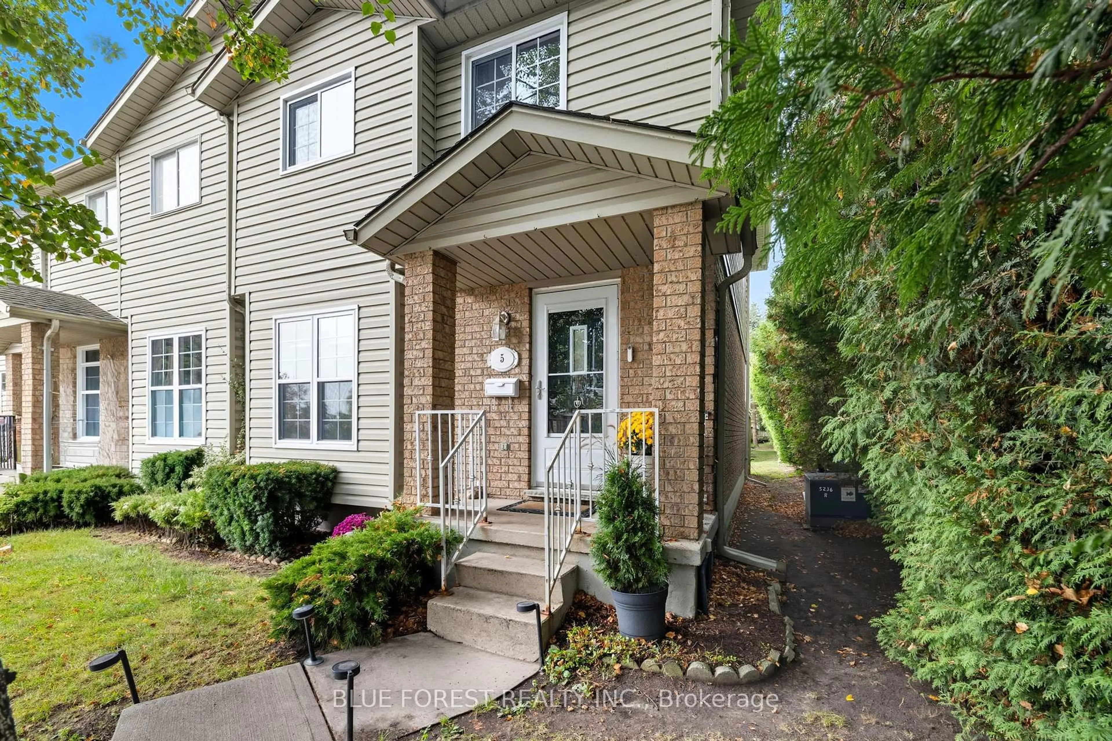 Unknown for 1920 Marconi Blvd #5, London East Ontario N5V 4X8