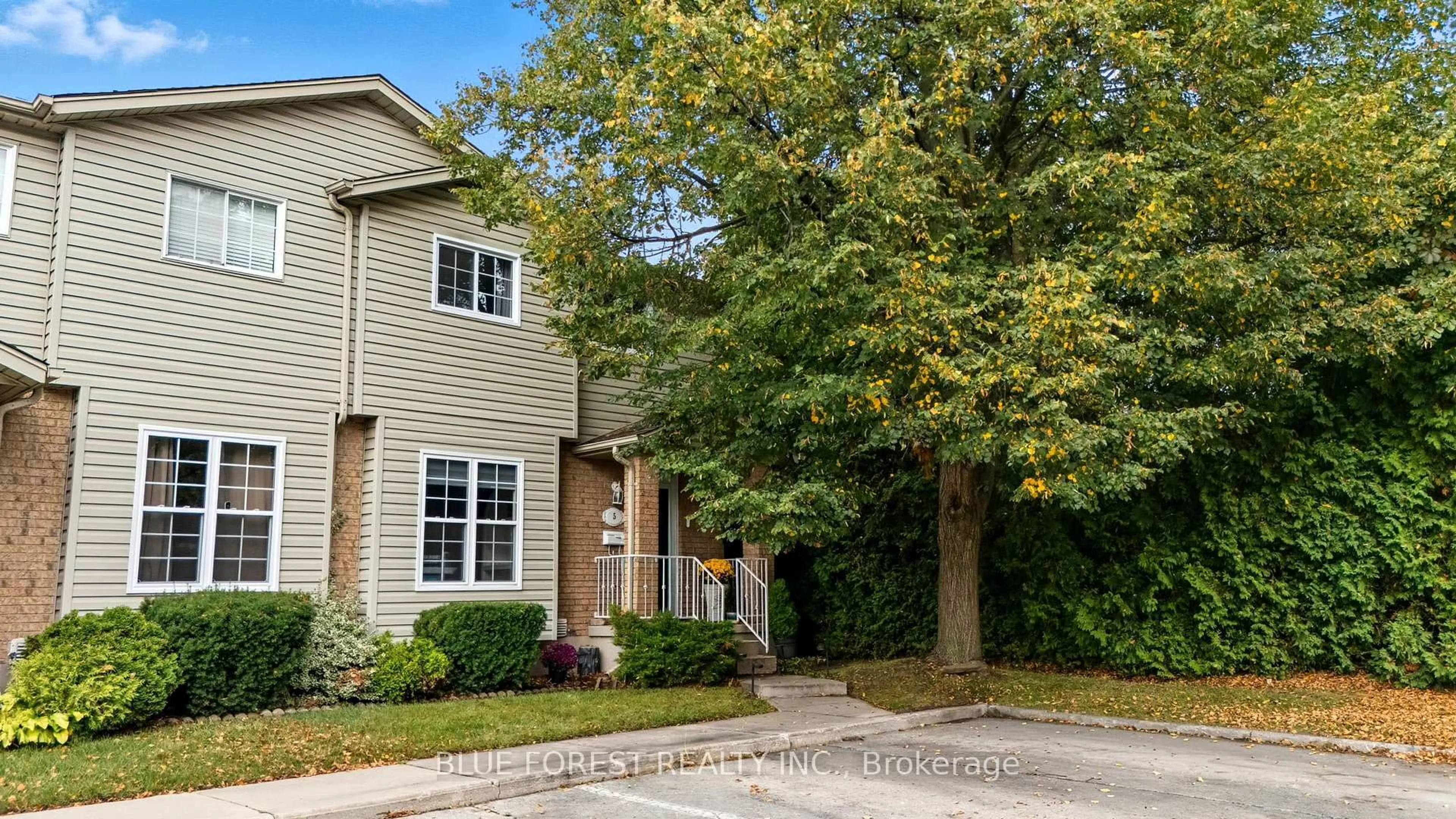 Home with brick exterior material, street for 1920 Marconi Blvd #5, London East Ontario N5V 4X8